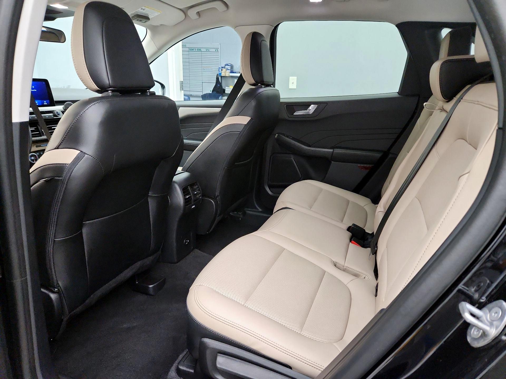 Thumbnail: 2021 Ford Escape - 19