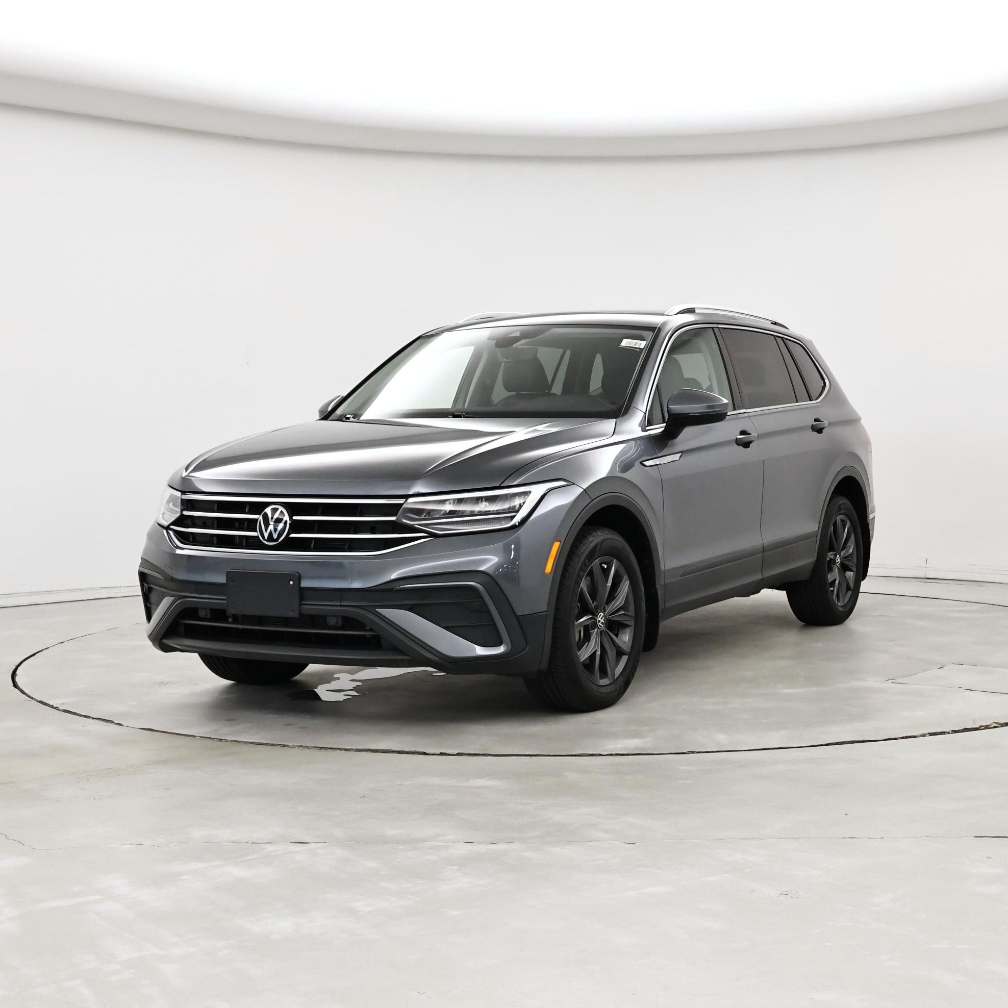 Thumbnail: 2022 Volkswagen Tiguan - 4