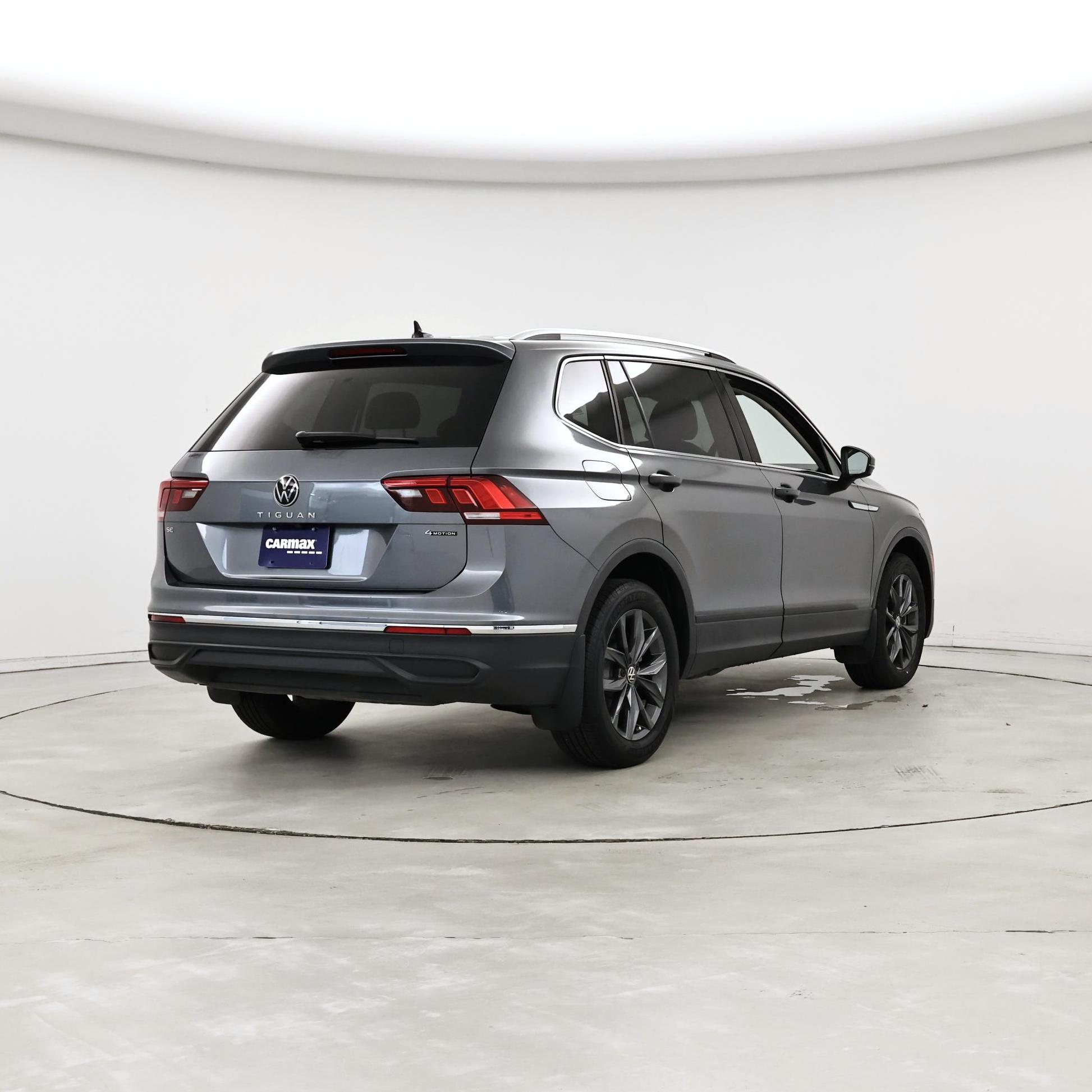 Thumbnail: 2022 Volkswagen Tiguan - 8
