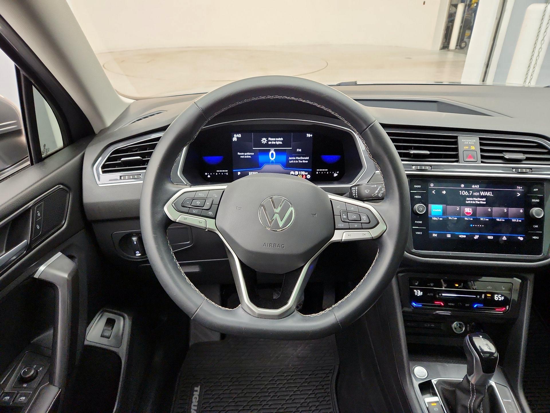 Thumbnail: 2022 Volkswagen Tiguan - 10