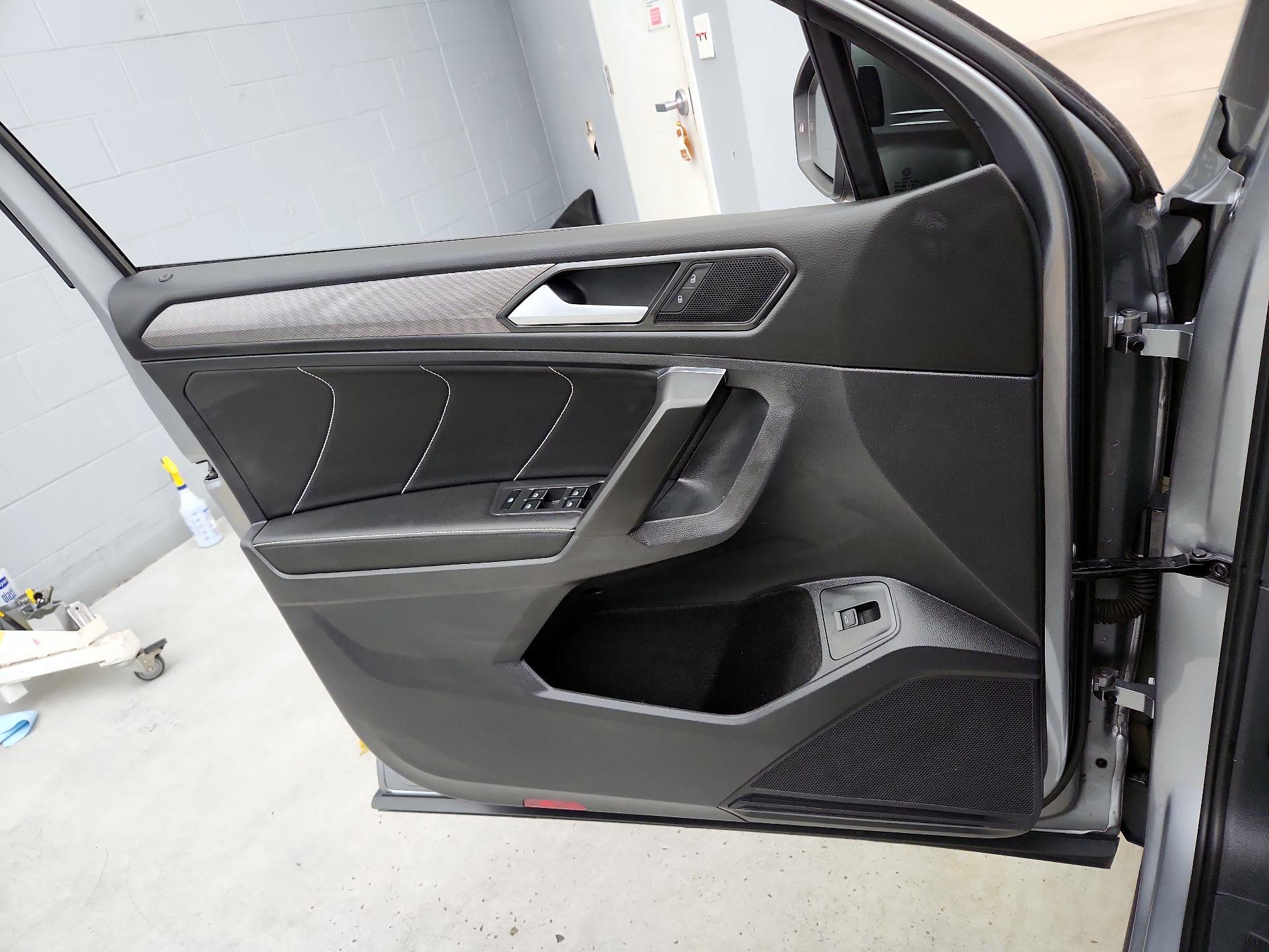 Thumbnail: 2022 Volkswagen Tiguan - 12