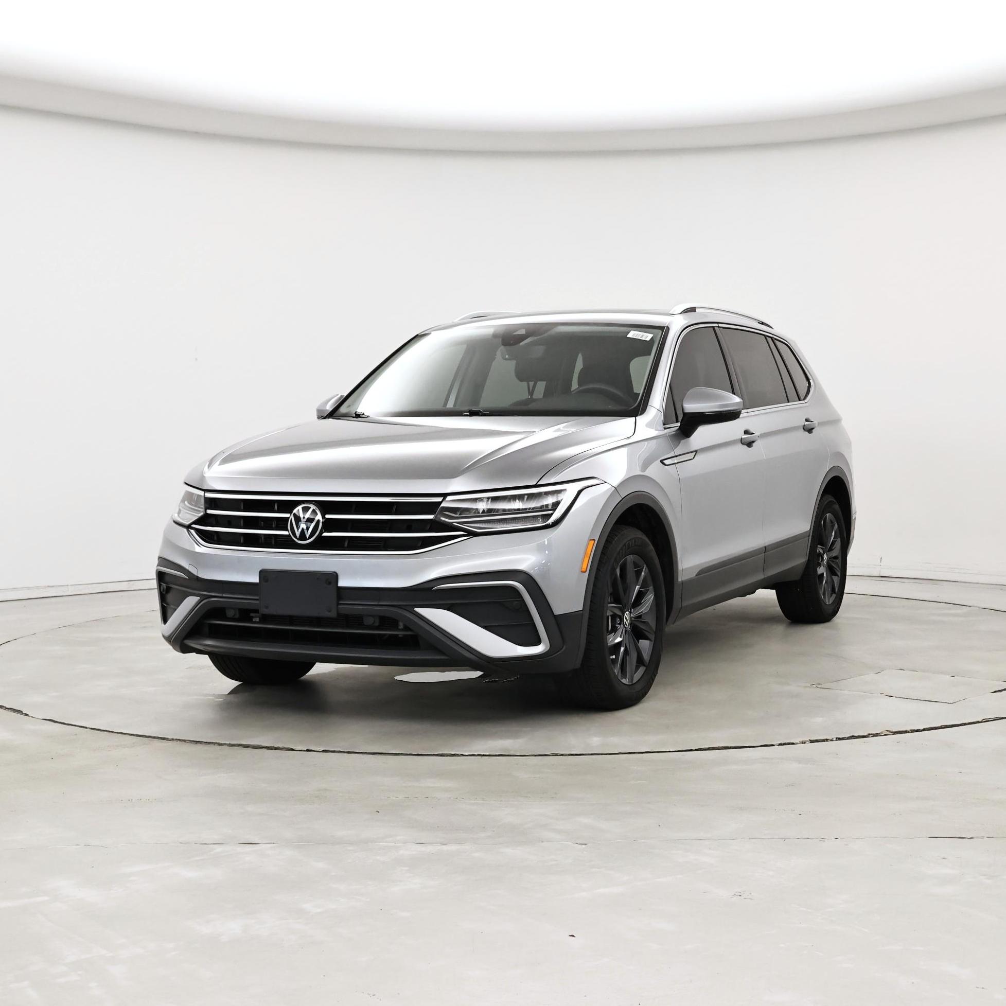 Thumbnail: 2022 Volkswagen Tiguan - 4