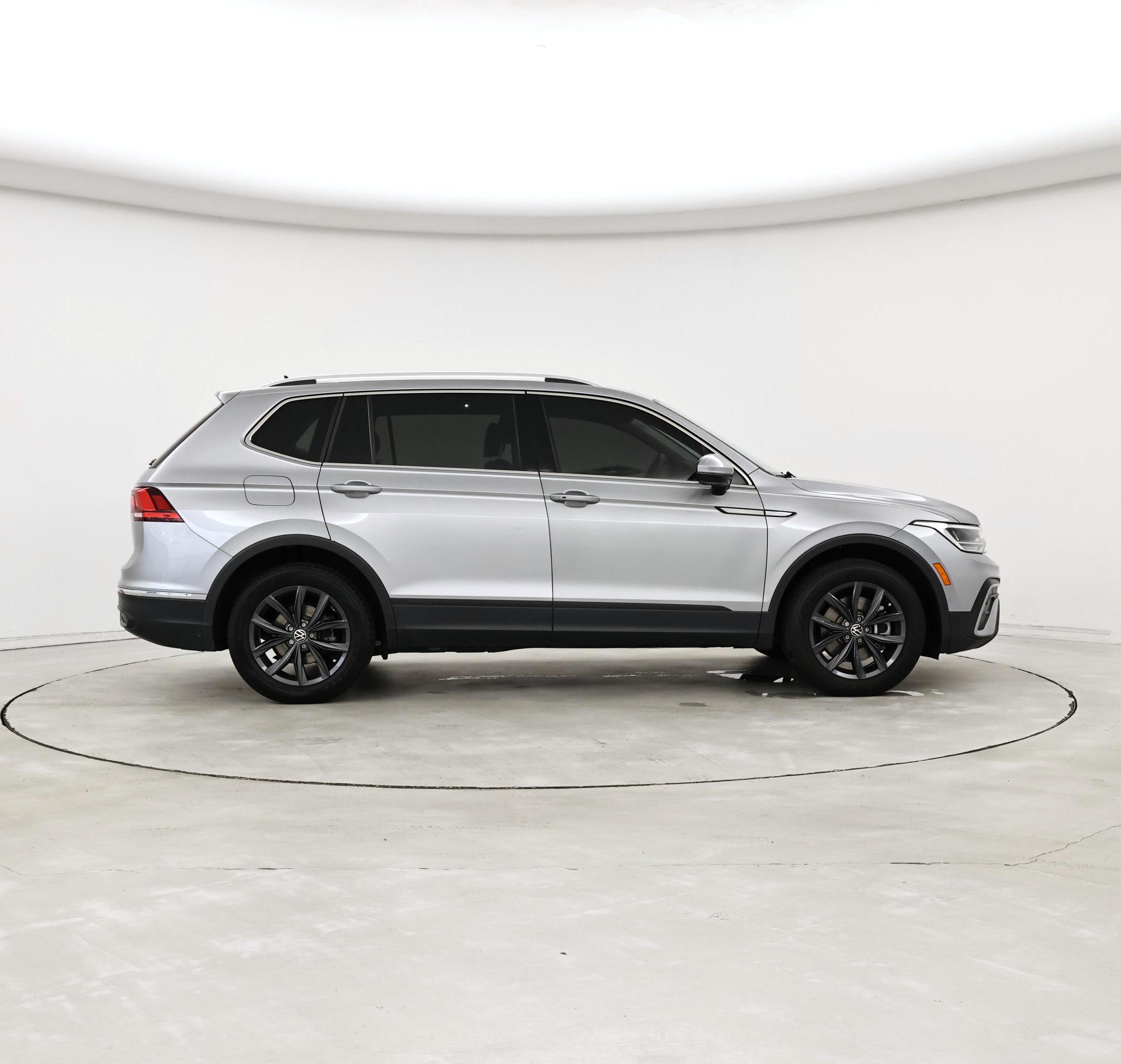 Thumbnail: 2022 Volkswagen Tiguan - 7