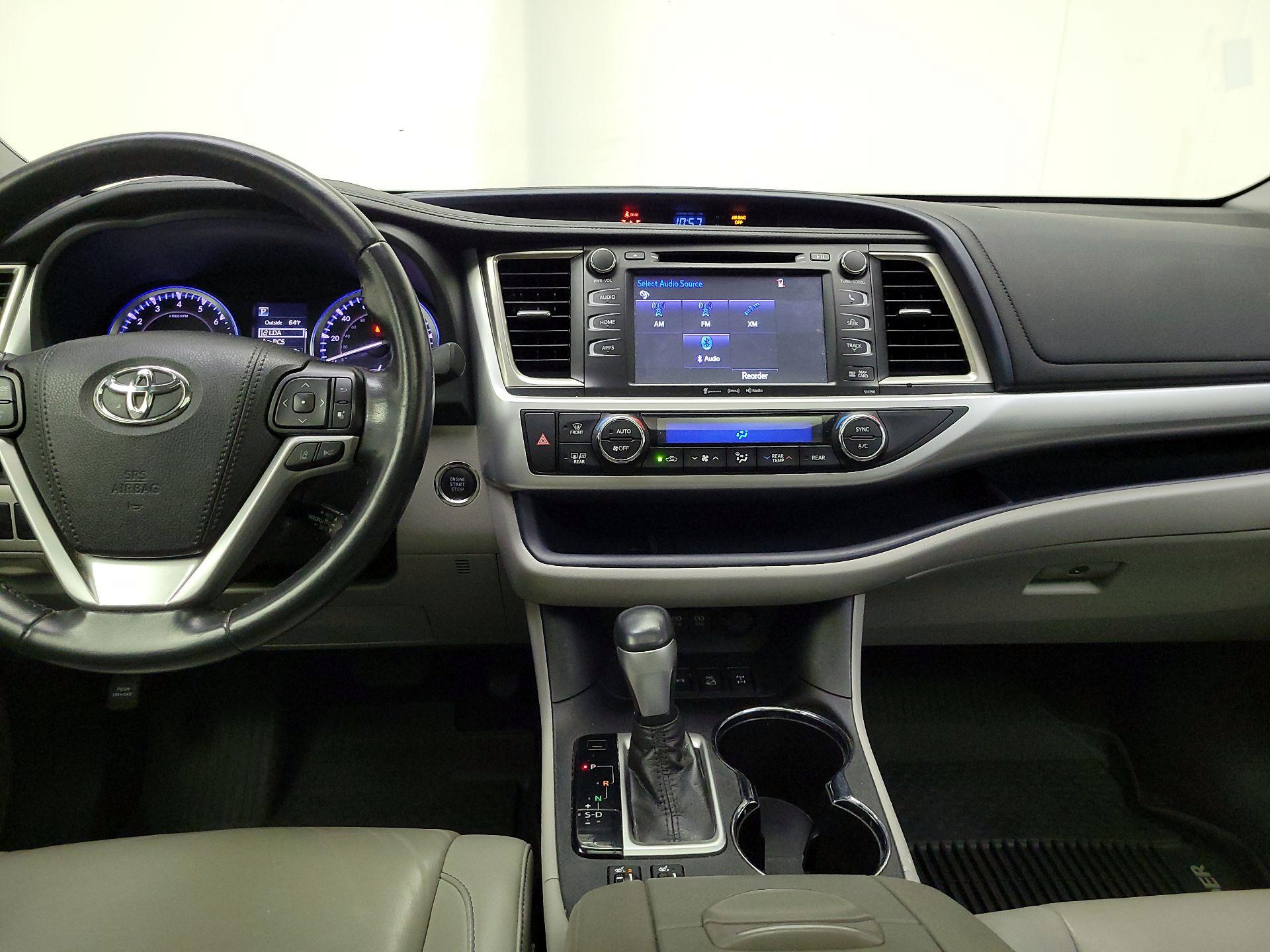 Thumbnail: 2019 Toyota Highlander - 9