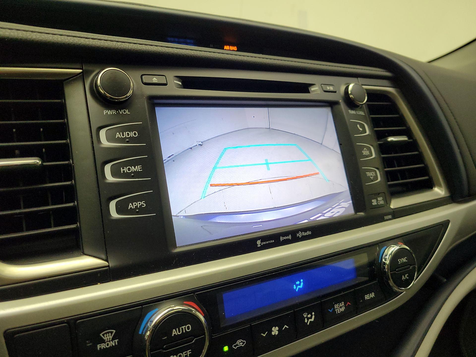 Thumbnail: 2019 Toyota Highlander - 14