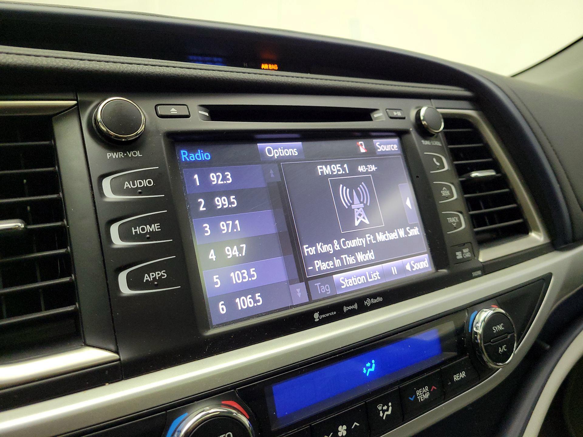 Thumbnail: 2019 Toyota Highlander - 15