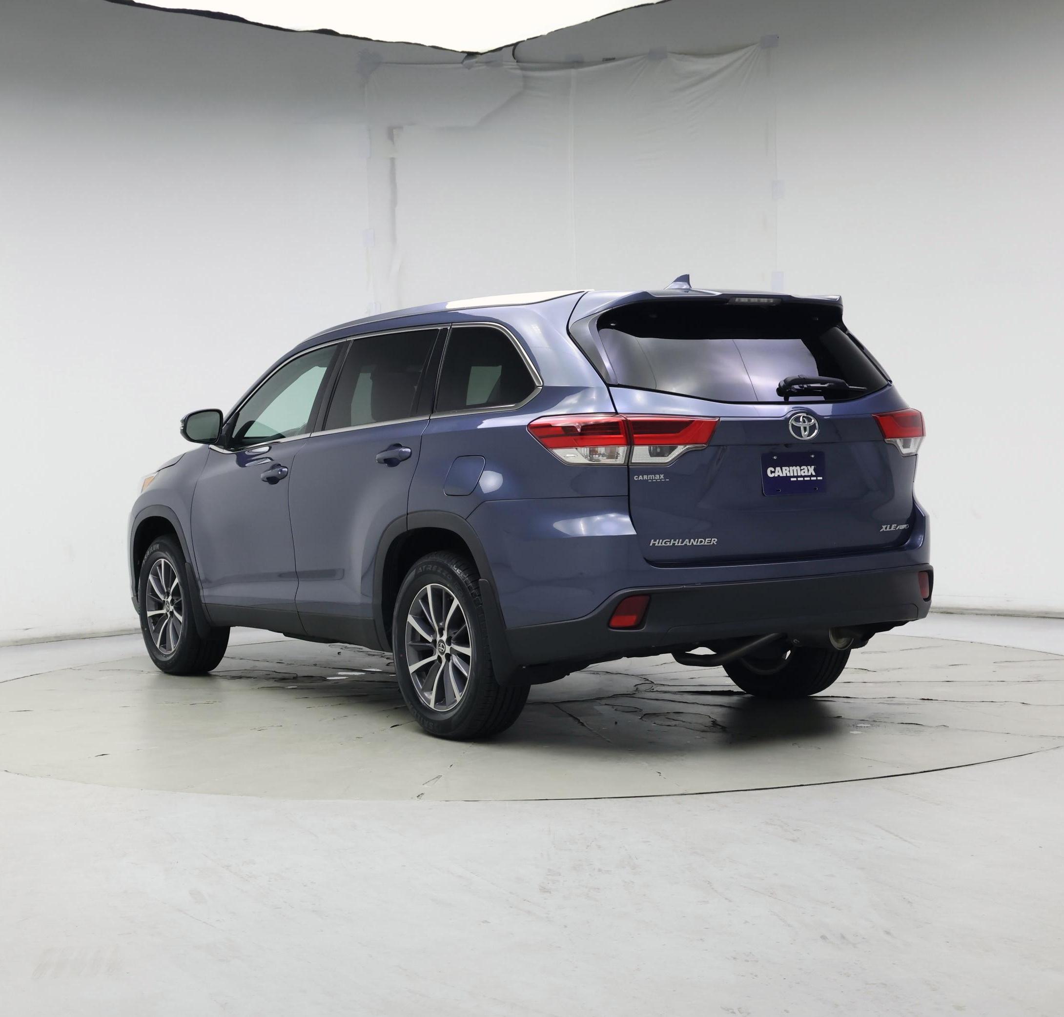 Thumbnail: 2019 Toyota Highlander - 2