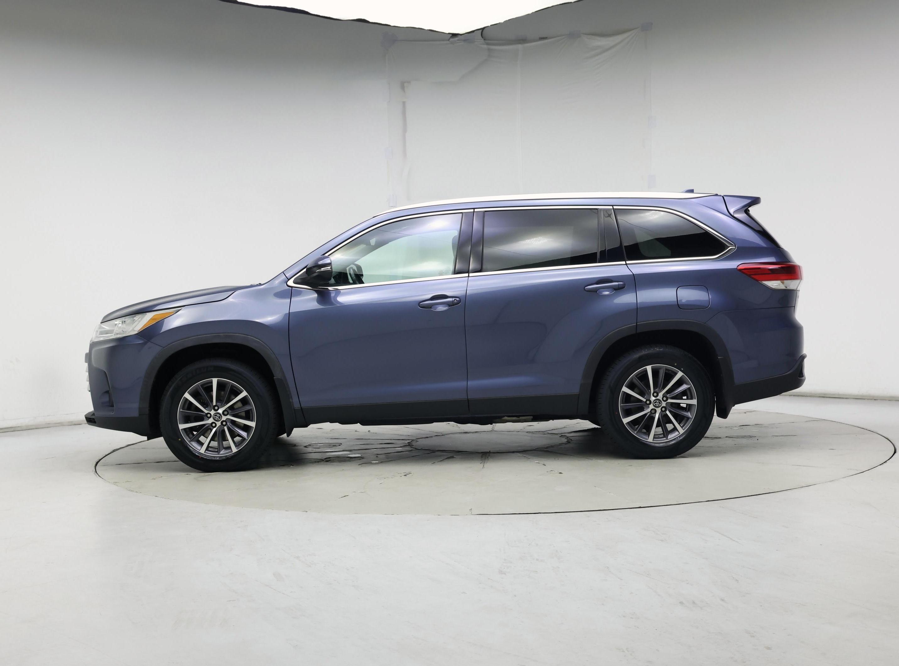 Thumbnail: 2019 Toyota Highlander - 3