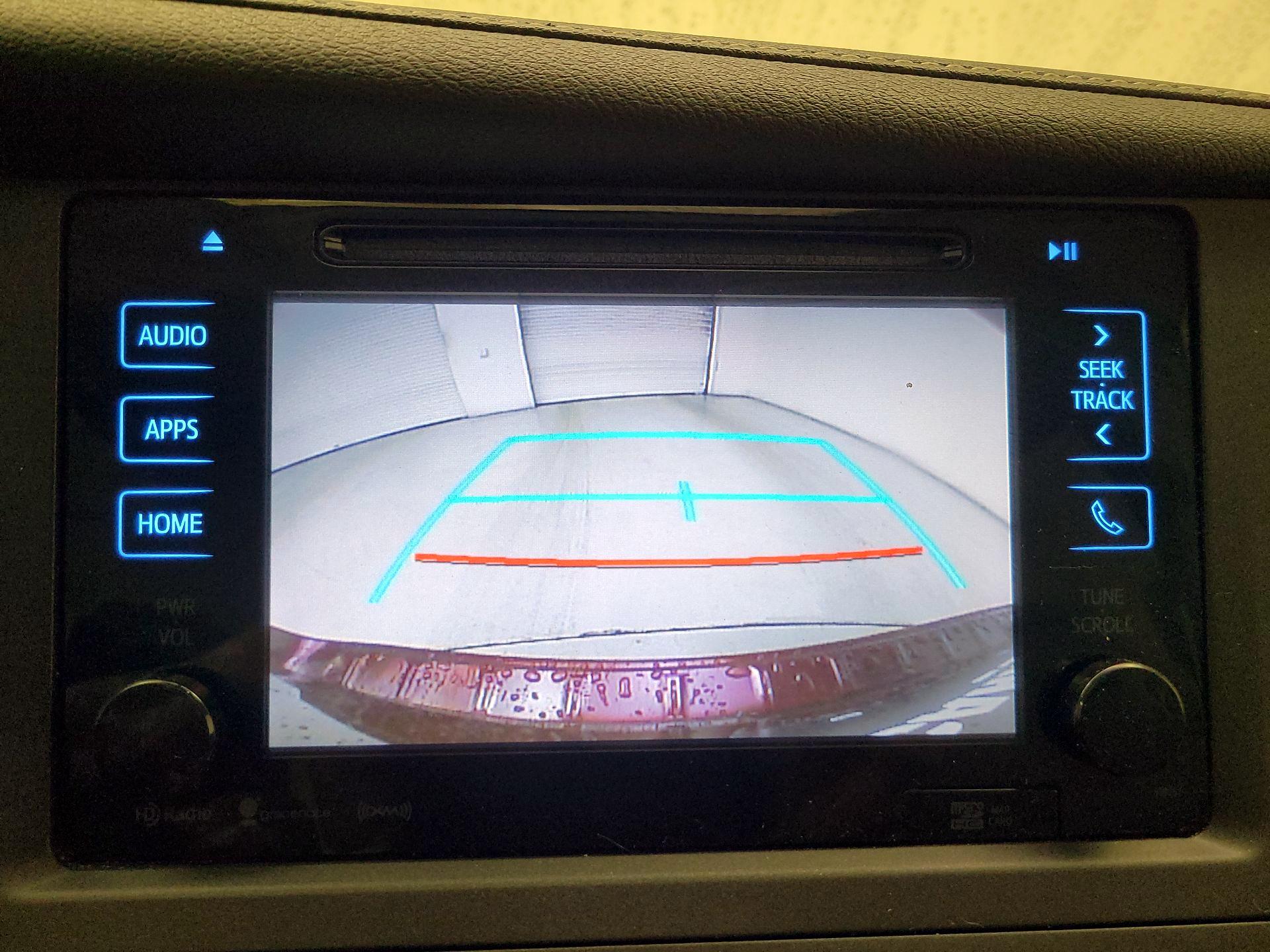 Thumbnail: 2017 Toyota Sienna - 15