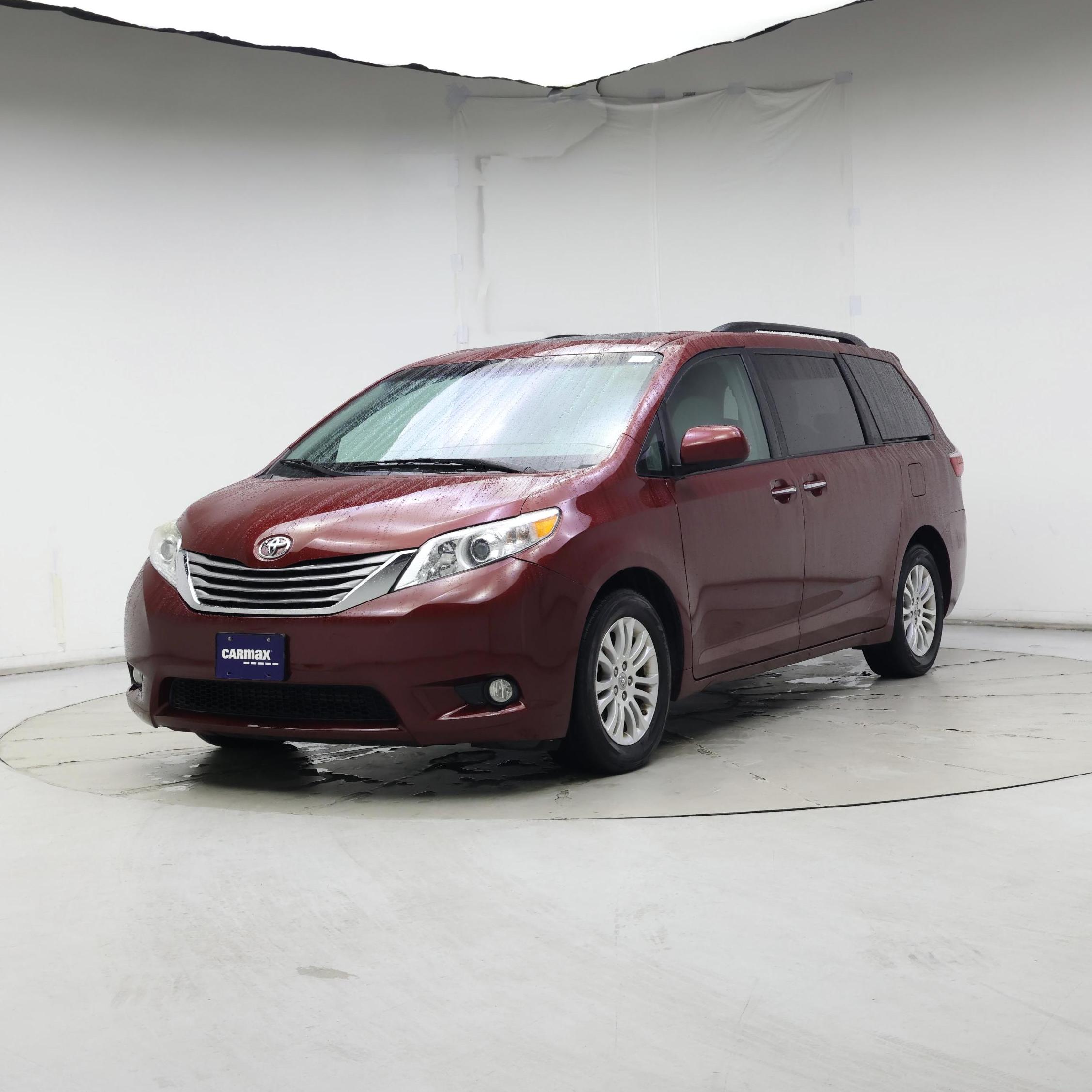 Thumbnail: 2017 Toyota Sienna - 4