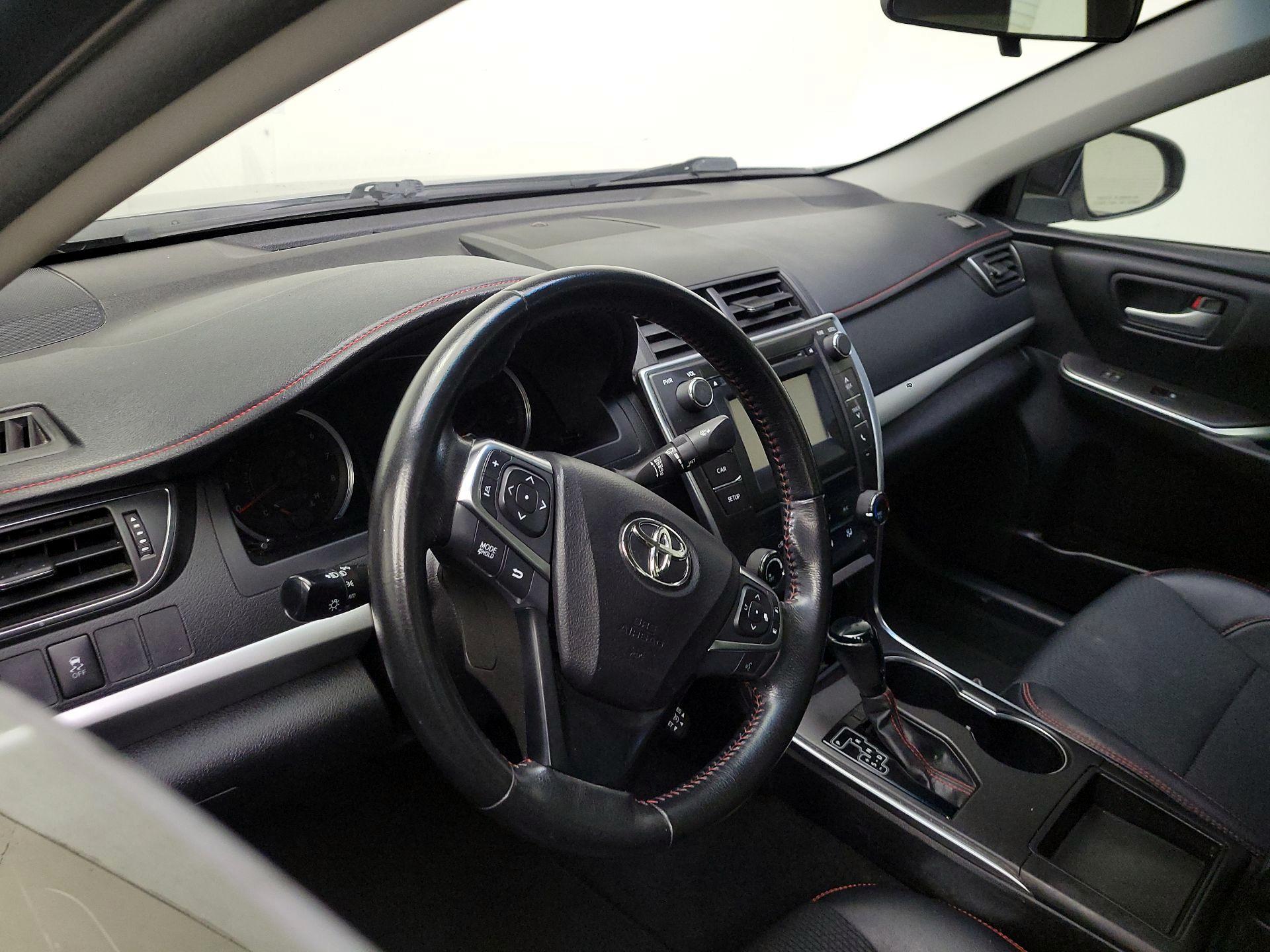 Thumbnail: 2016 Toyota Camry - 9