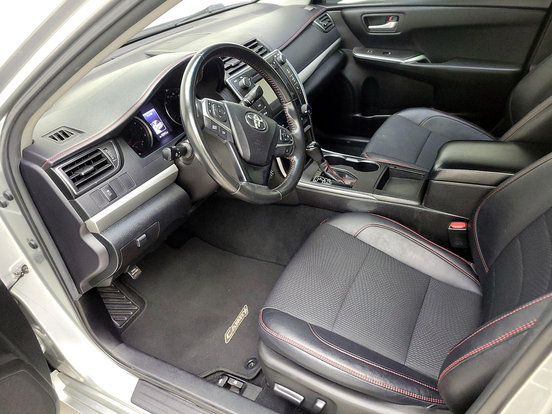 Thumbnail: 2016 Toyota Camry - 11