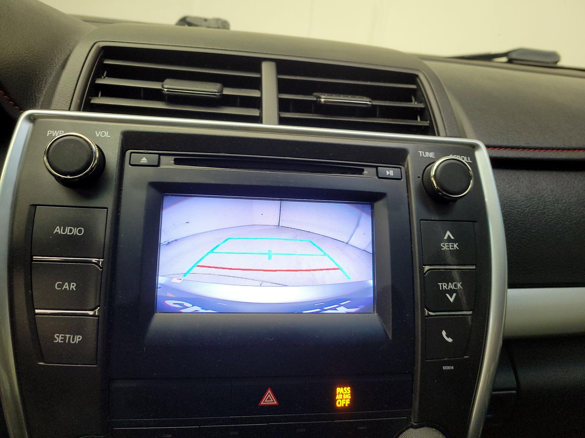 Thumbnail: 2016 Toyota Camry - 14