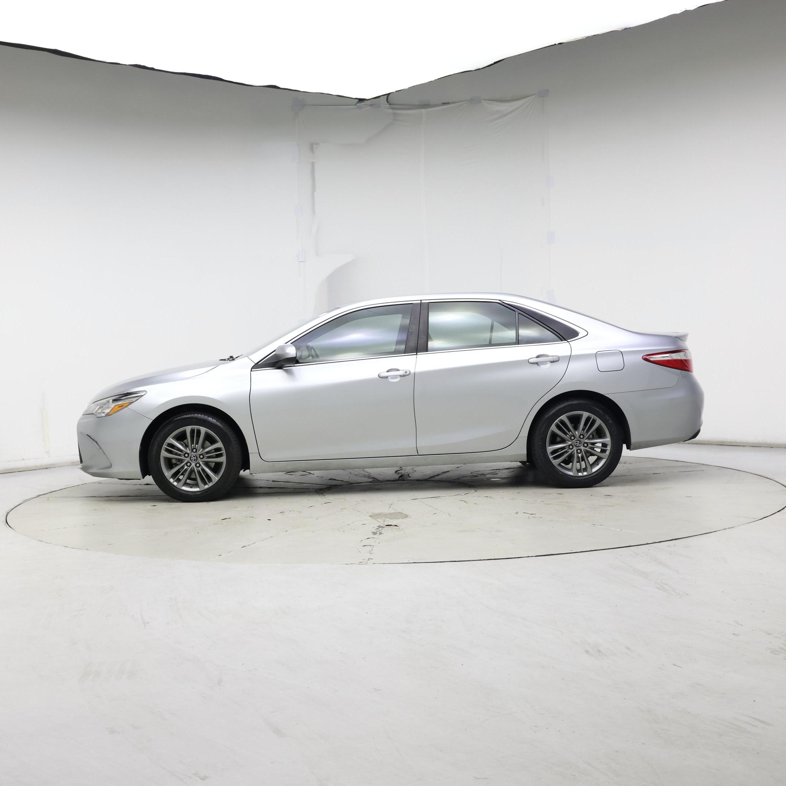 Thumbnail: 2016 Toyota Camry - 3