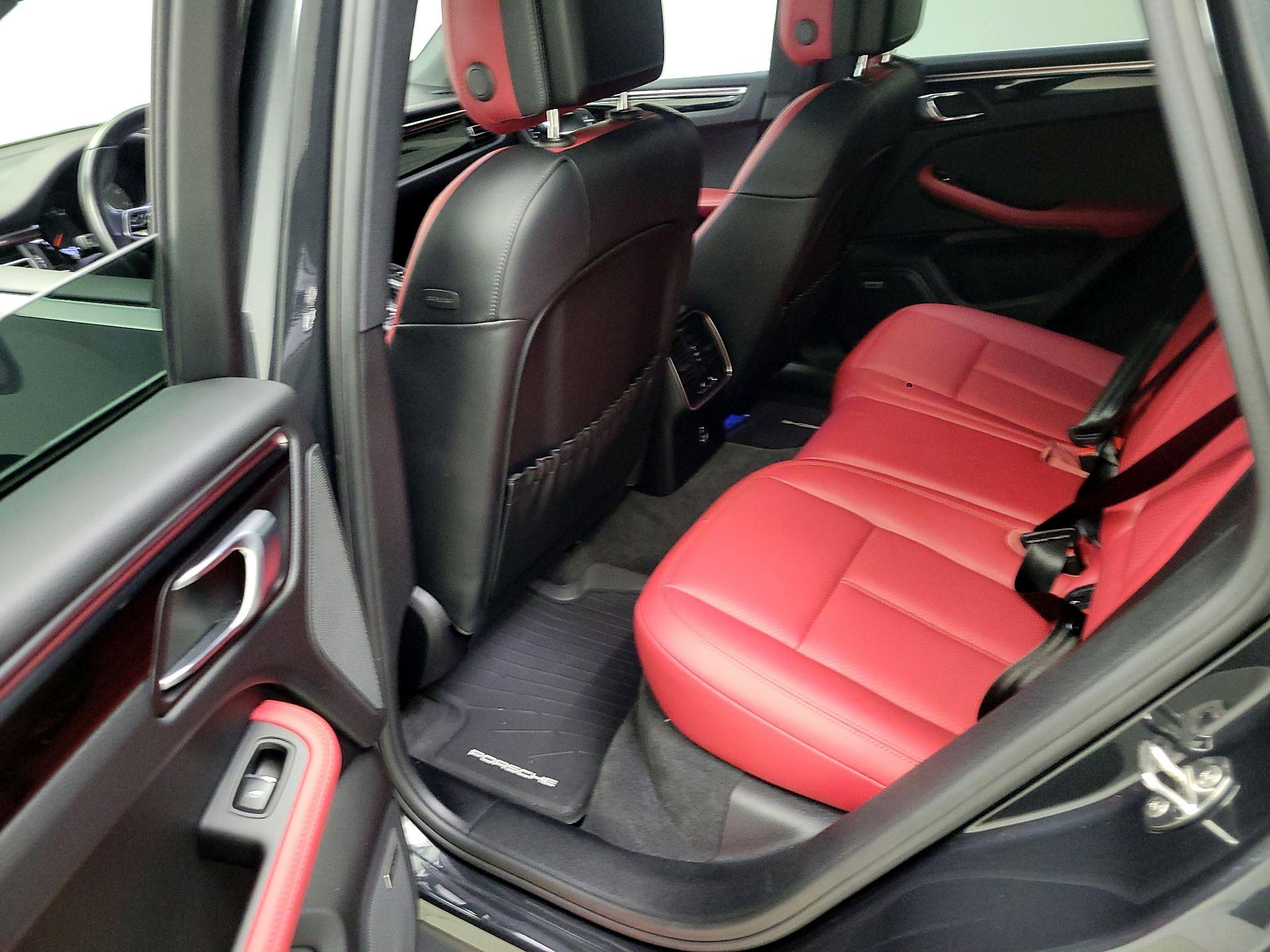 Thumbnail: 2020 Porsche Macan - 19