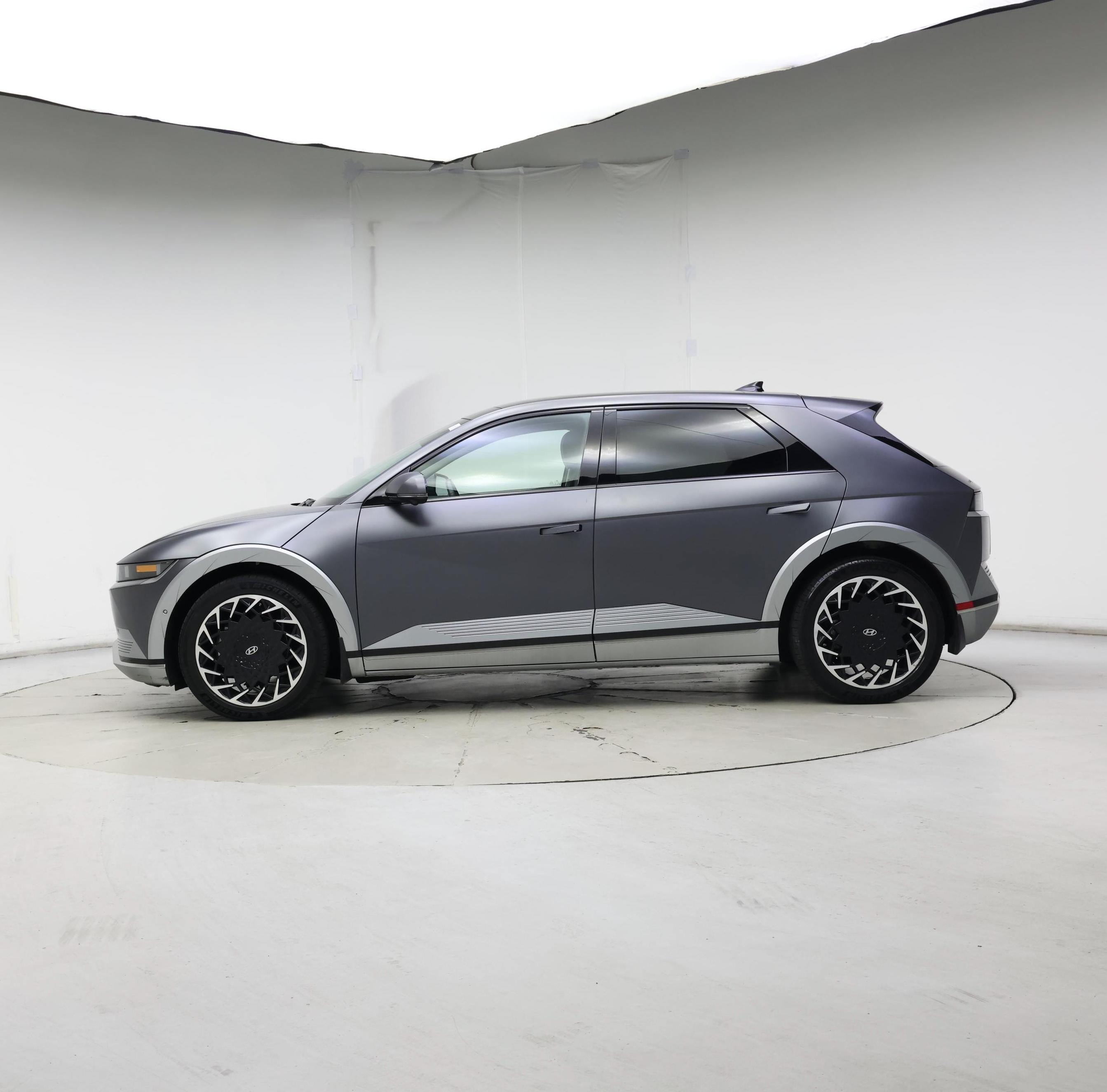 Thumbnail: 2023 Hyundai Ioniq 5 - 3