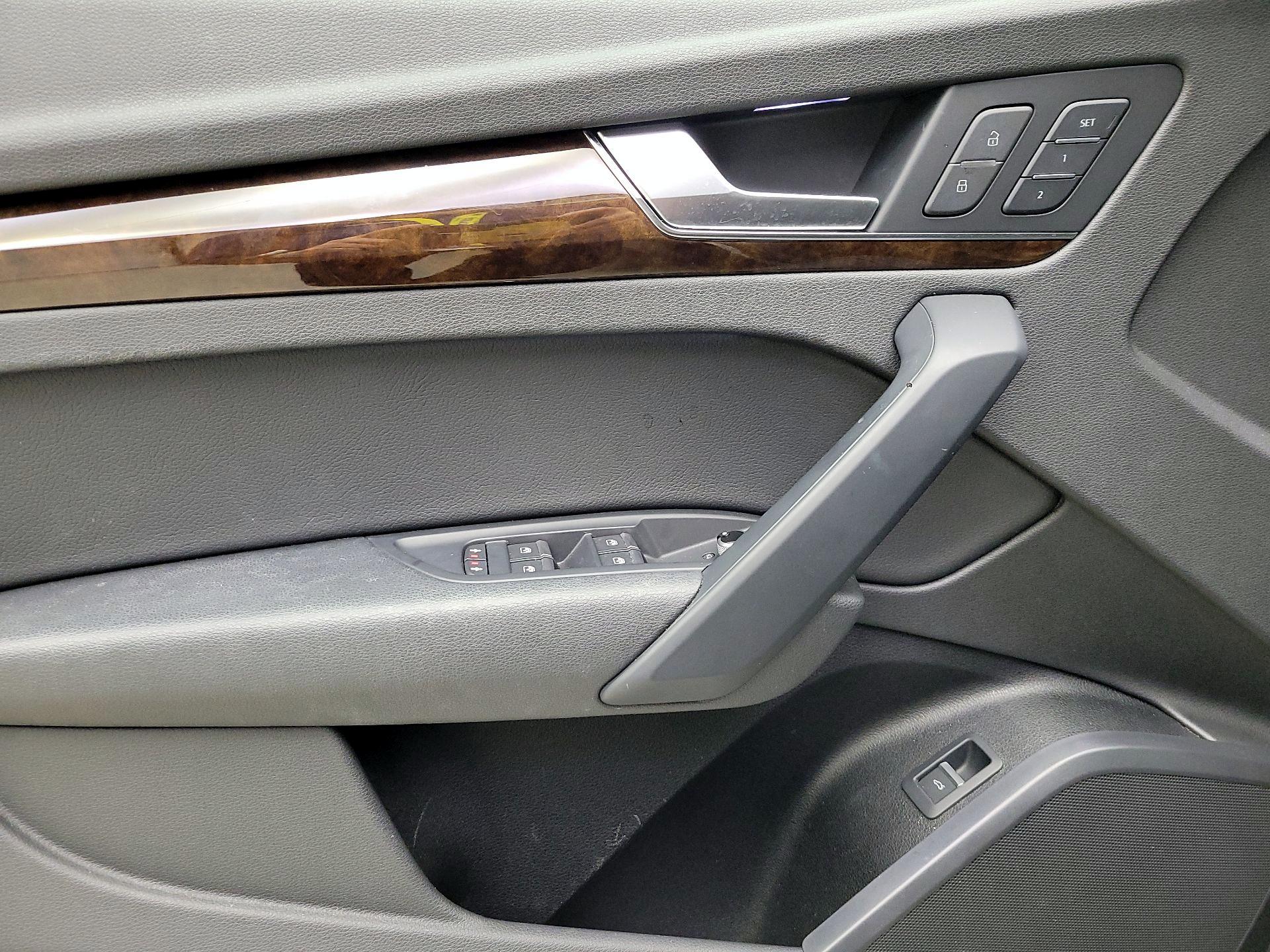 Thumbnail: 2019 Audi Q5 - 12