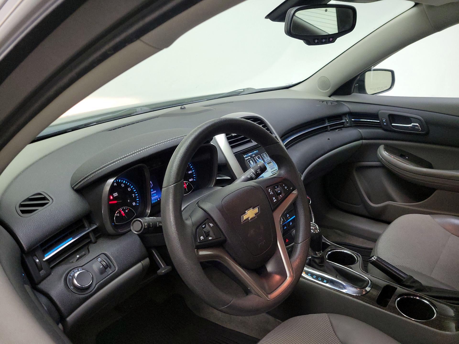 Thumbnail: 2015 Chevrolet Malibu - 9