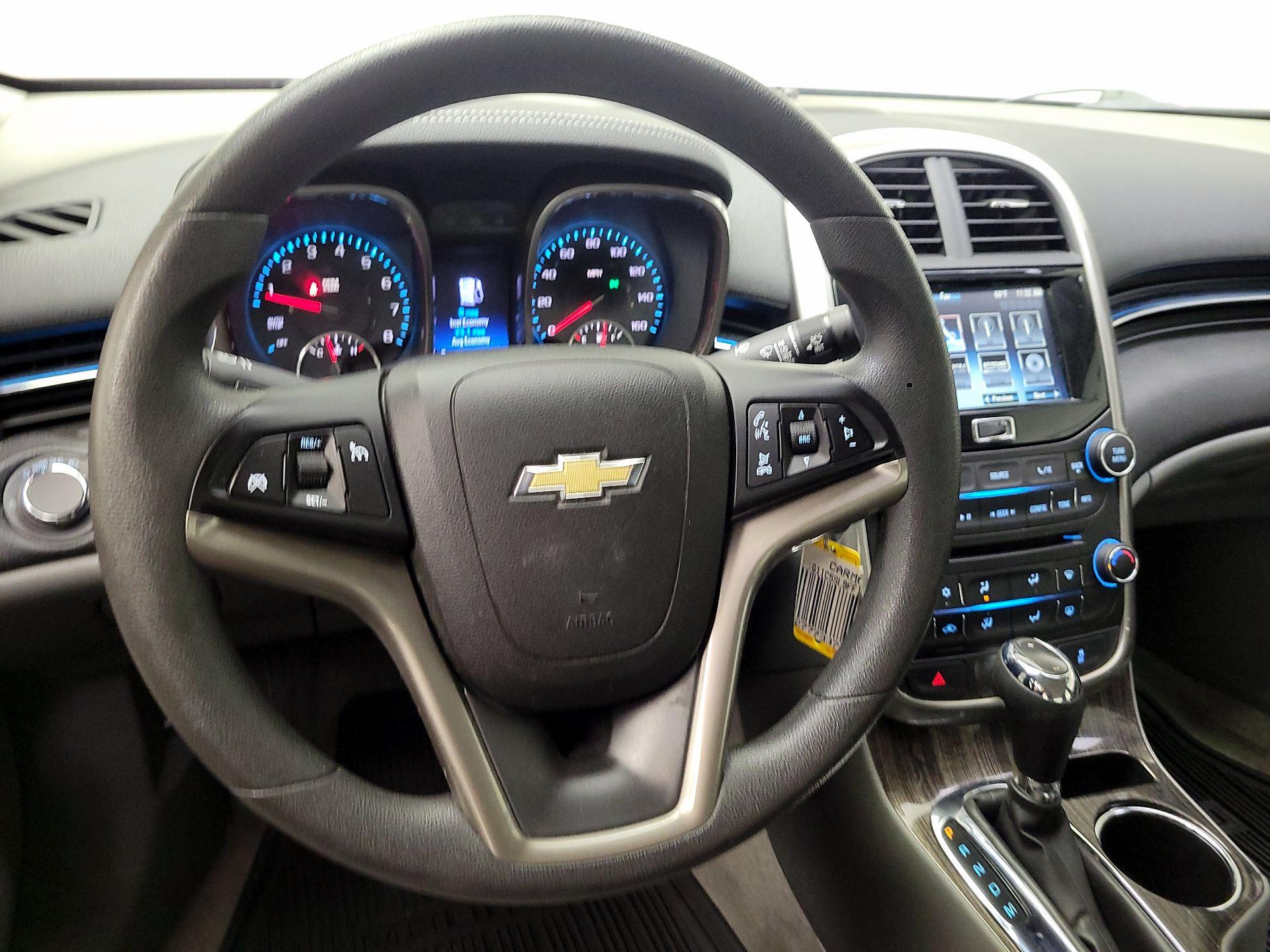 Thumbnail: 2015 Chevrolet Malibu - 10