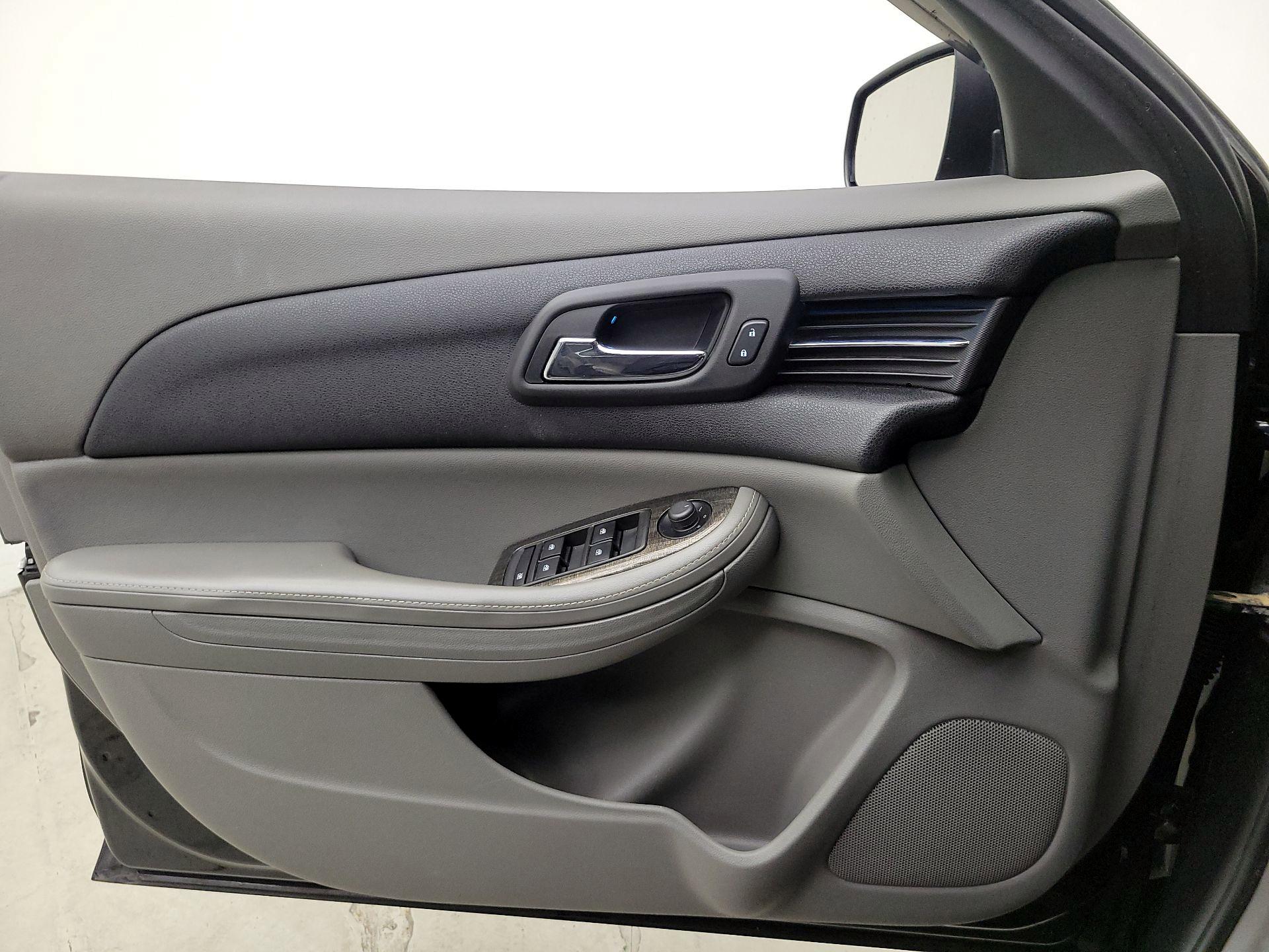Thumbnail: 2015 Chevrolet Malibu - 12