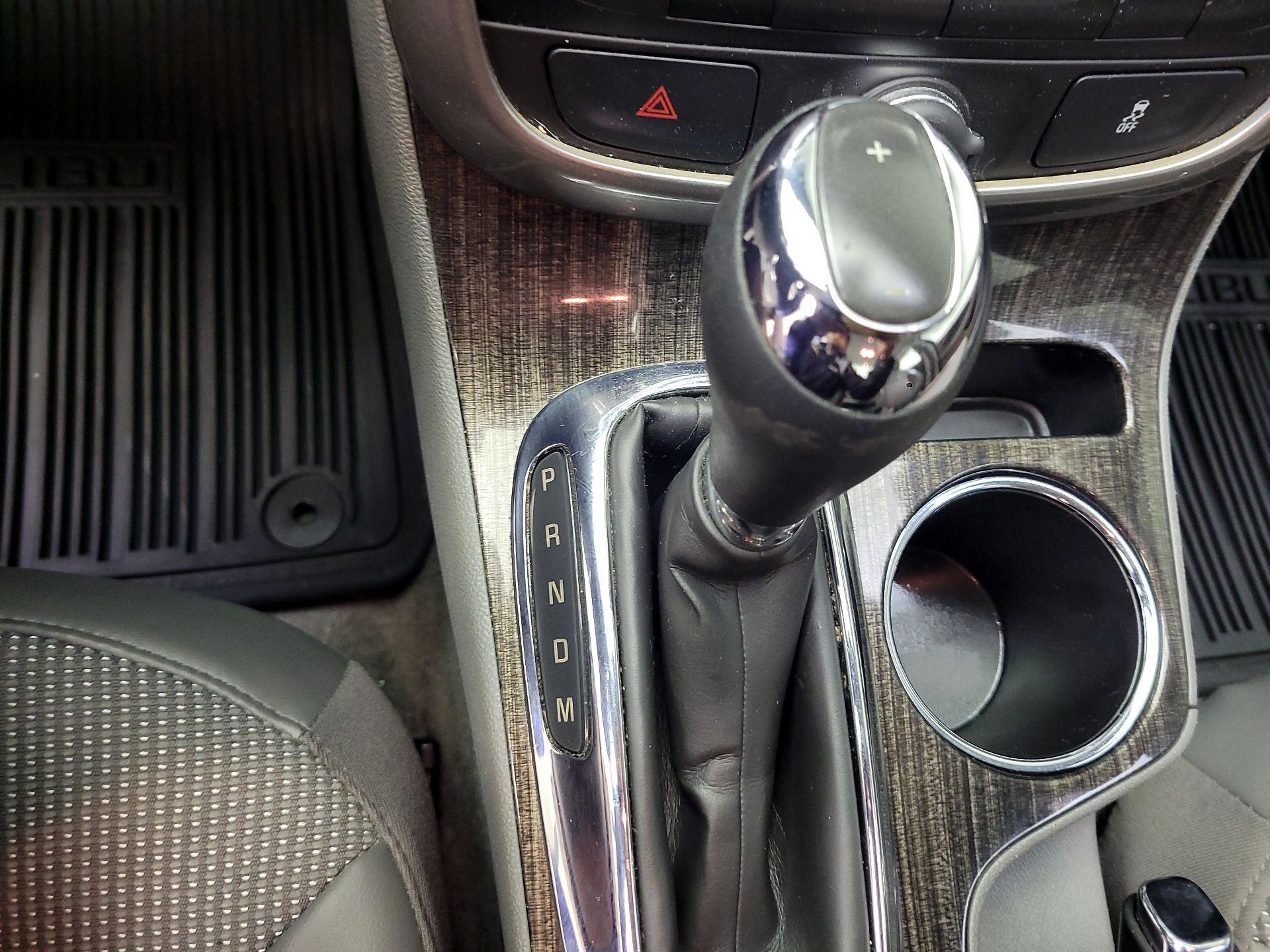 Thumbnail: 2015 Chevrolet Malibu - 17
