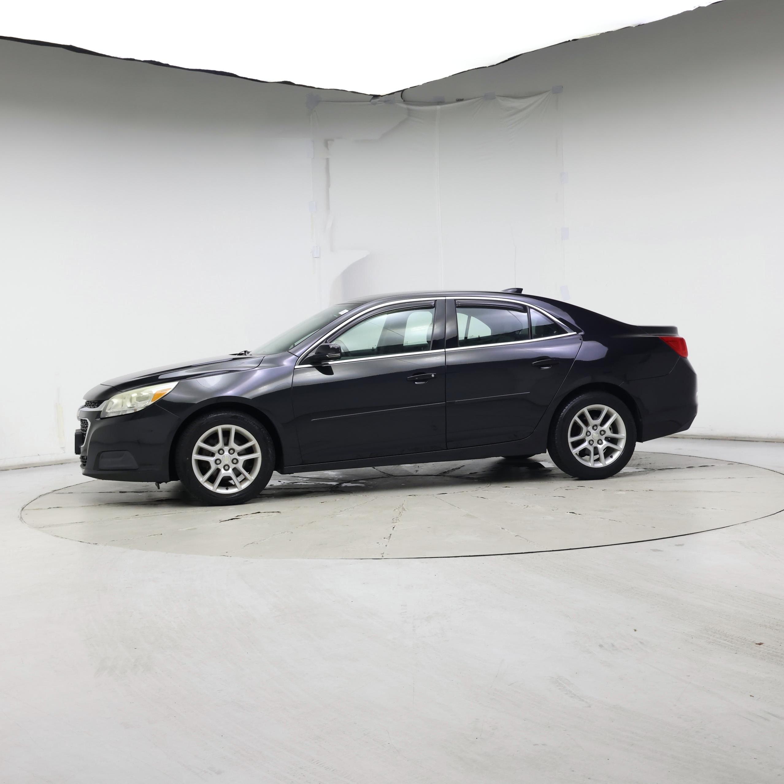 Thumbnail: 2015 Chevrolet Malibu - 3