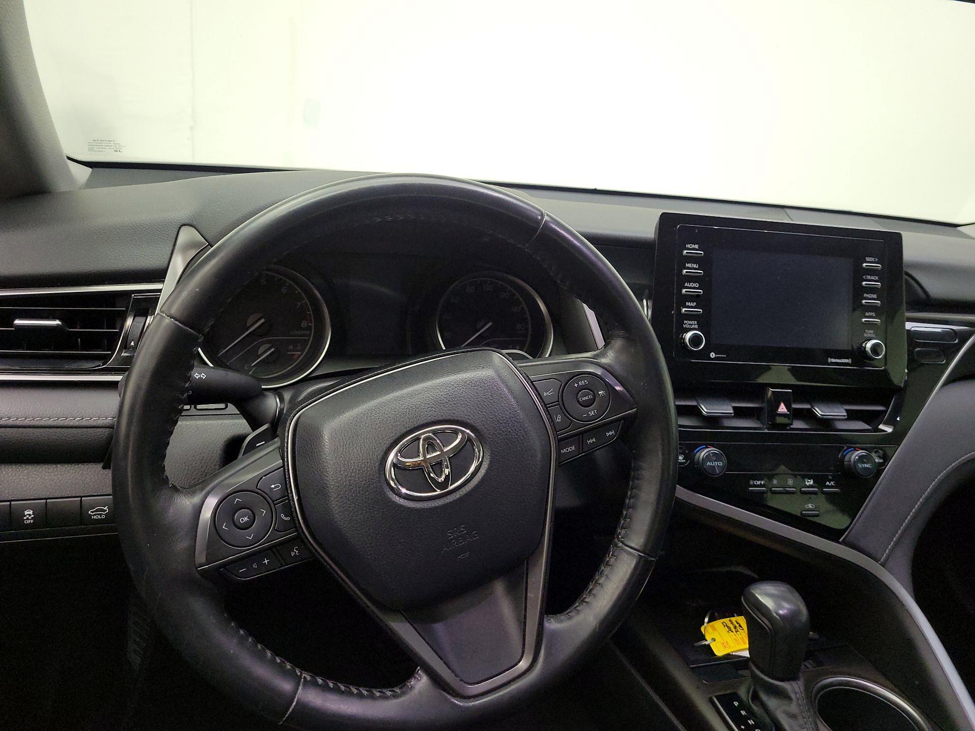 Thumbnail: 2022 Toyota Camry - 10