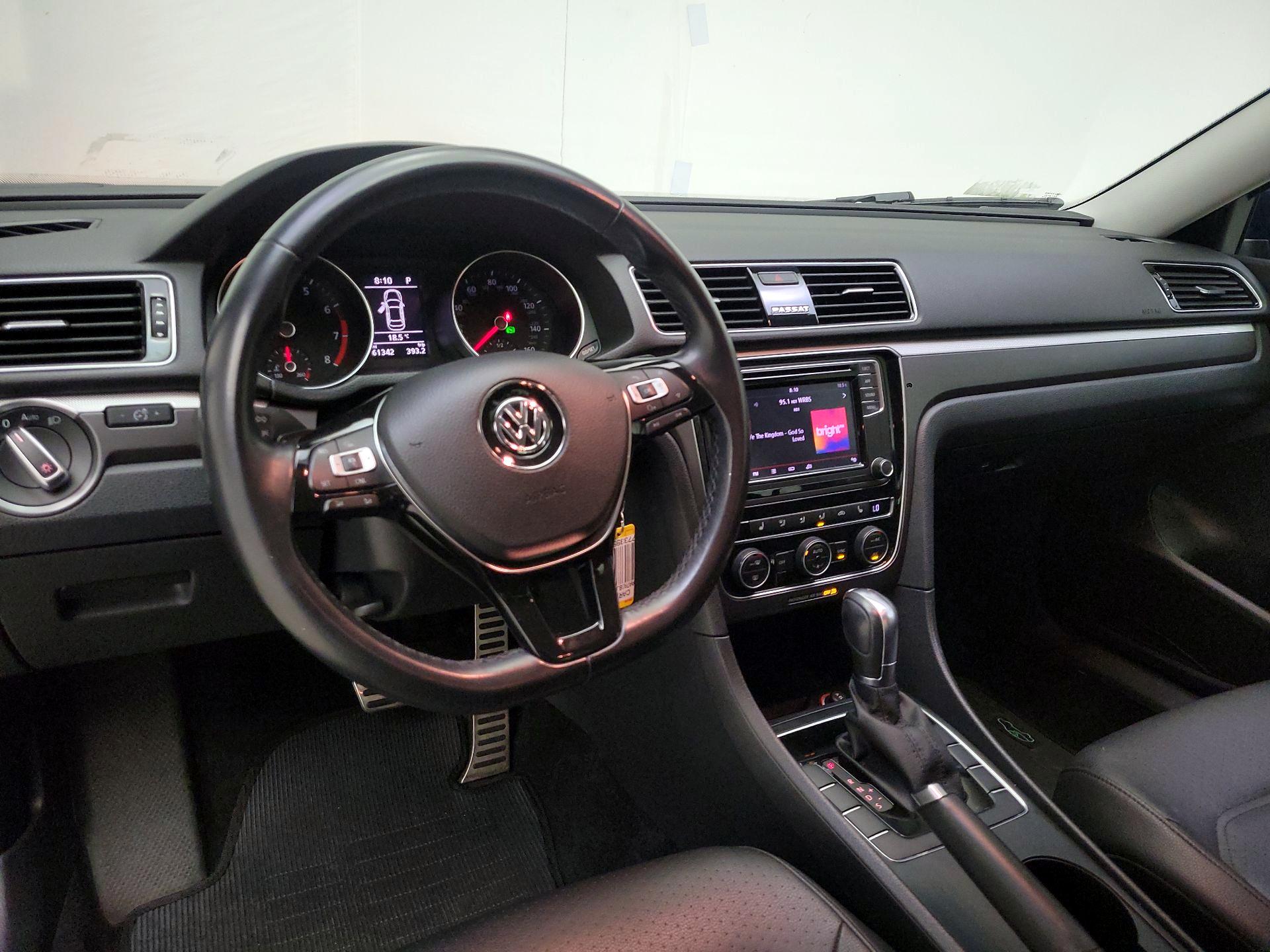 Thumbnail: 2018 Volkswagen Passat - 9