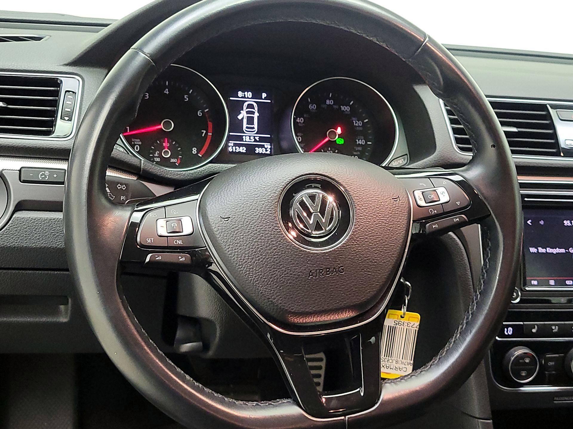 Thumbnail: 2018 Volkswagen Passat - 10