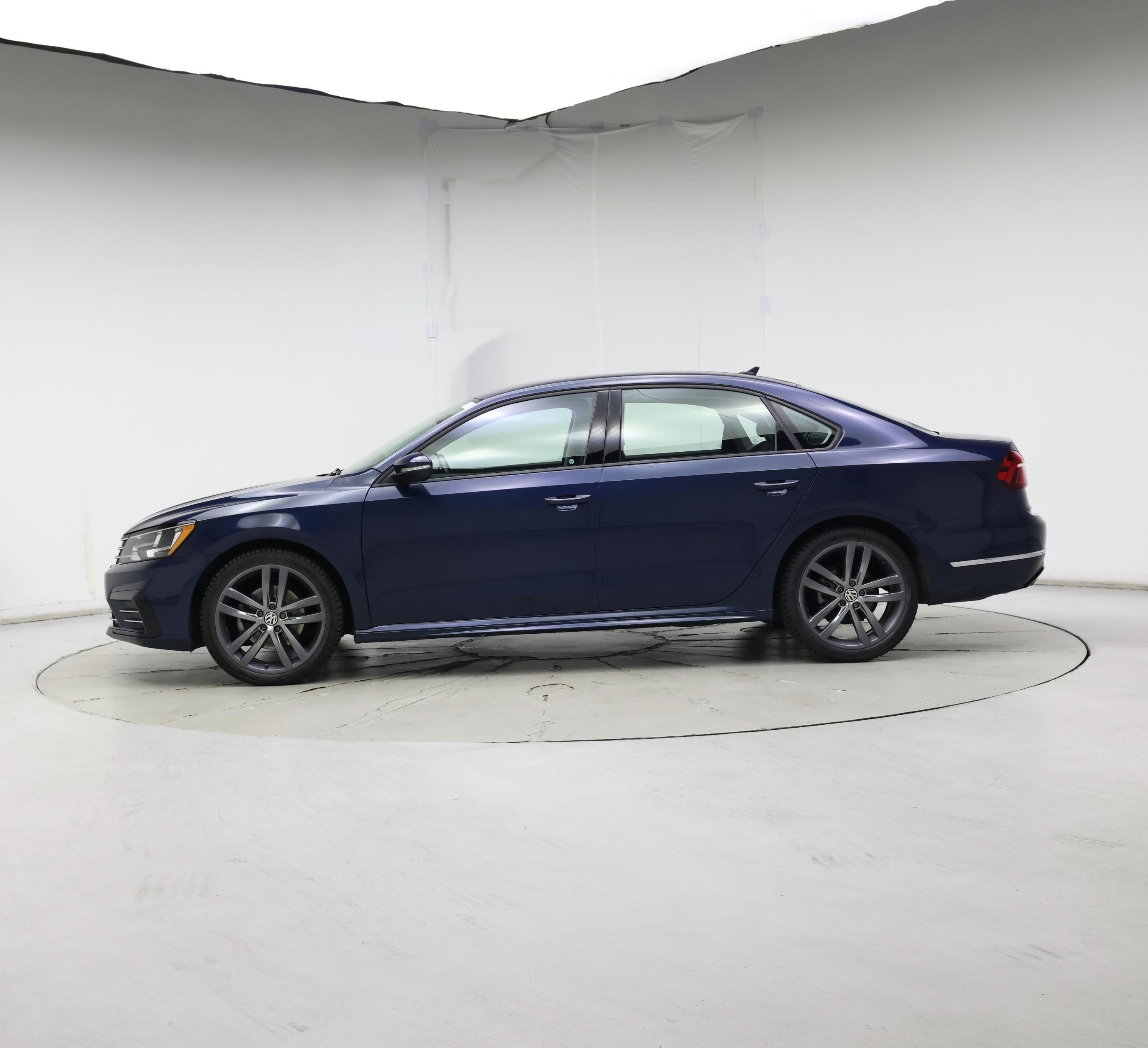 Thumbnail: 2018 Volkswagen Passat - 3