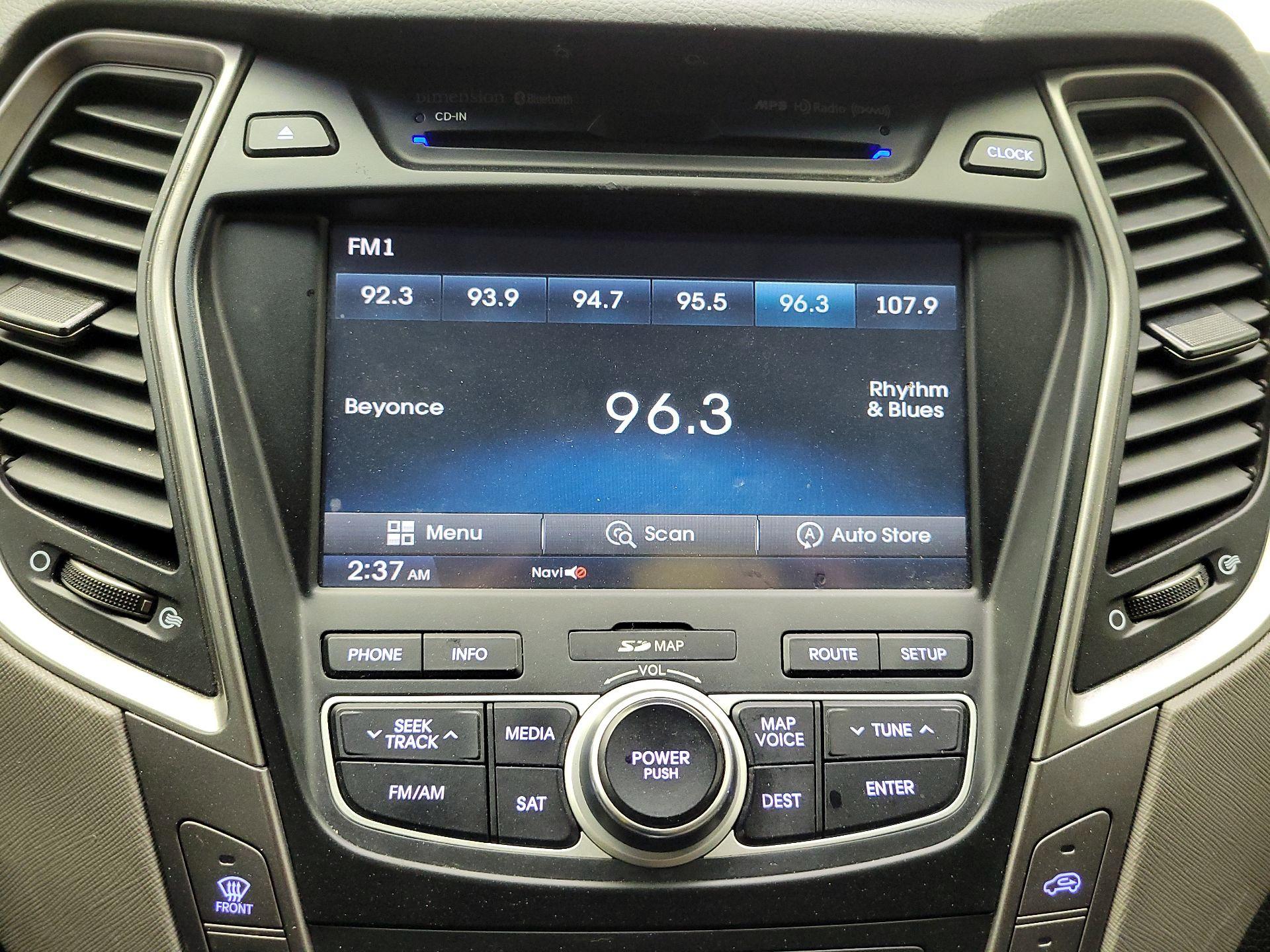 Thumbnail: 2016 Hyundai Santa Fe - 16