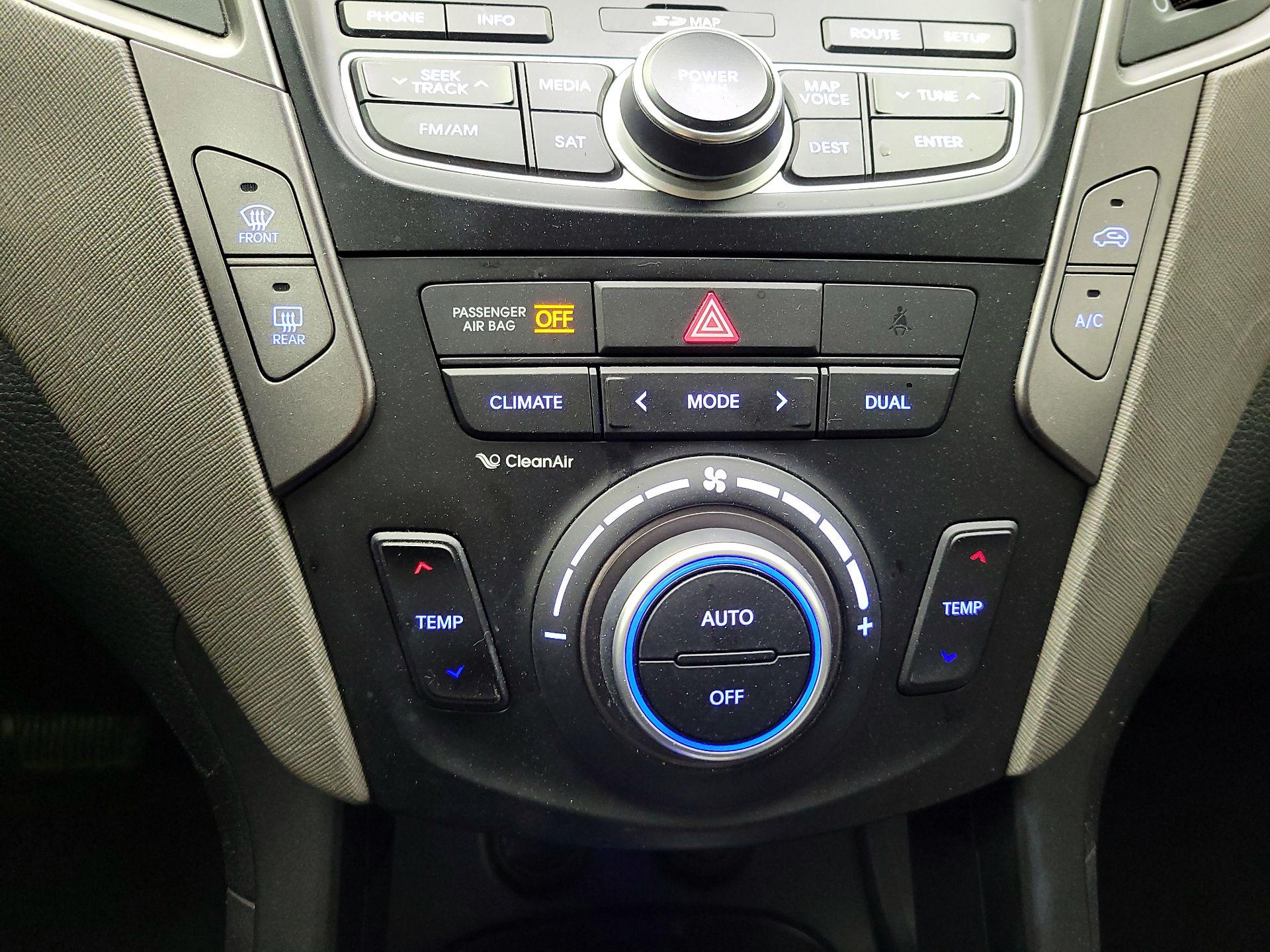 Thumbnail: 2016 Hyundai Santa Fe - 17