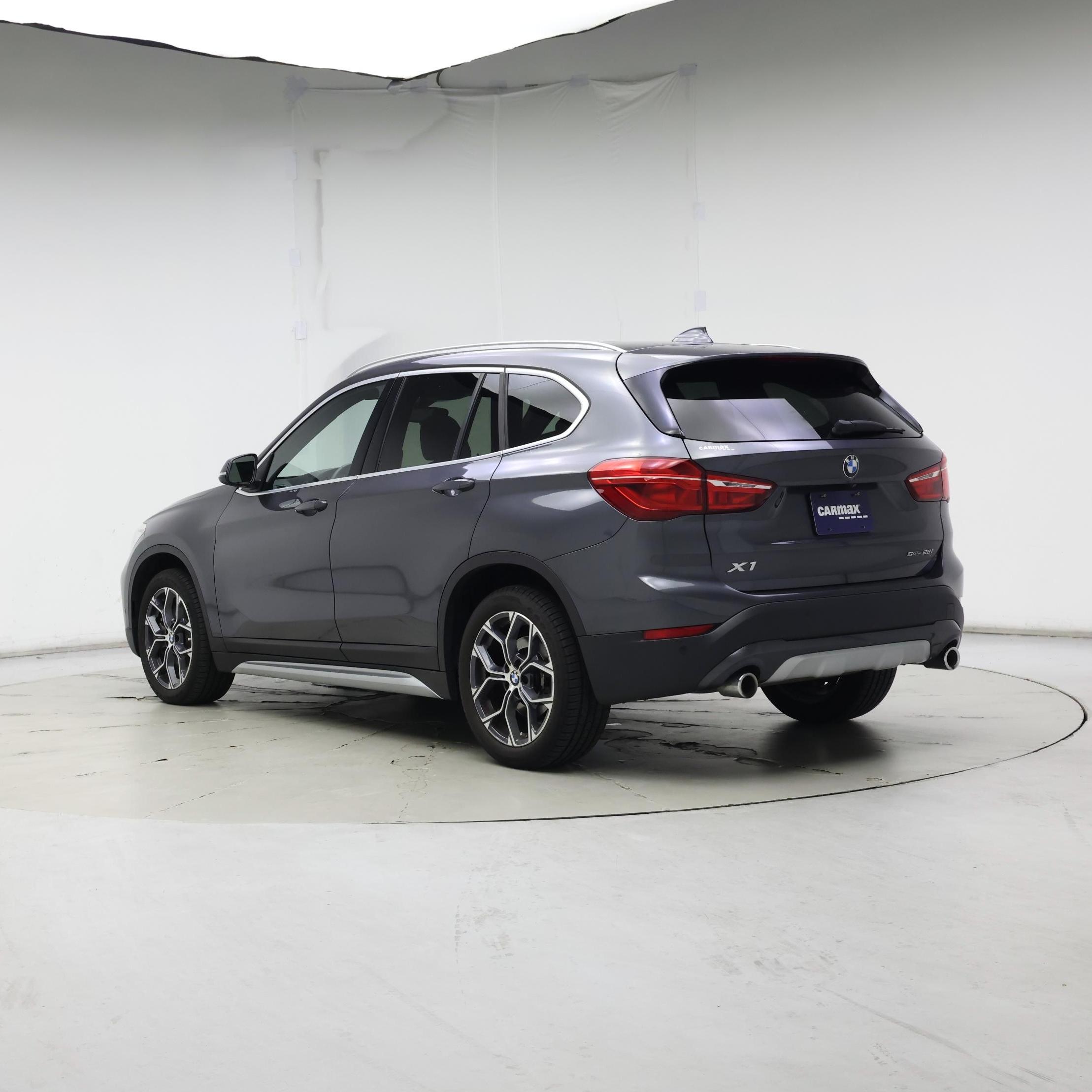 Thumbnail: 2021 BMW X1 - 2