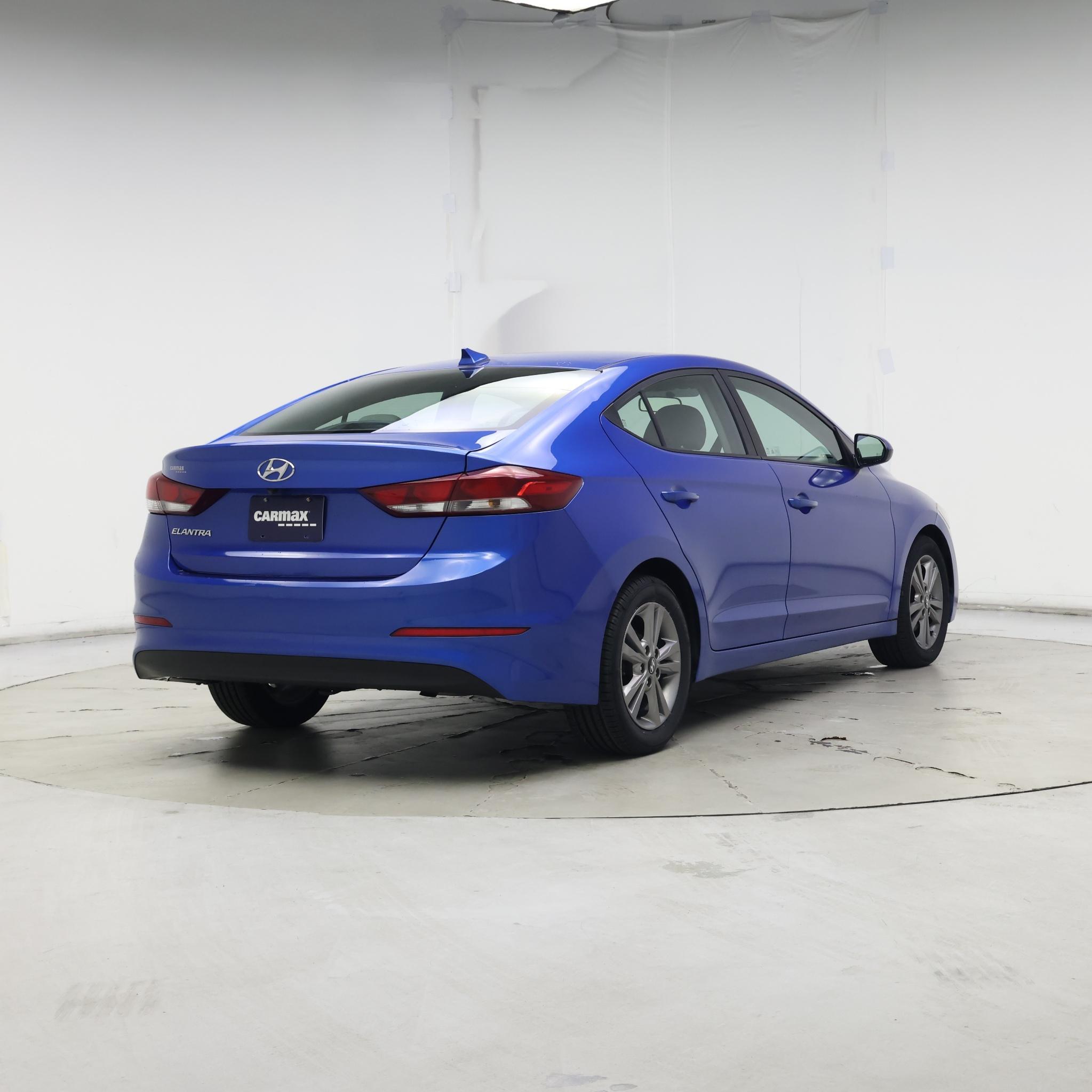 Thumbnail: 2017 Hyundai Elantra - 8