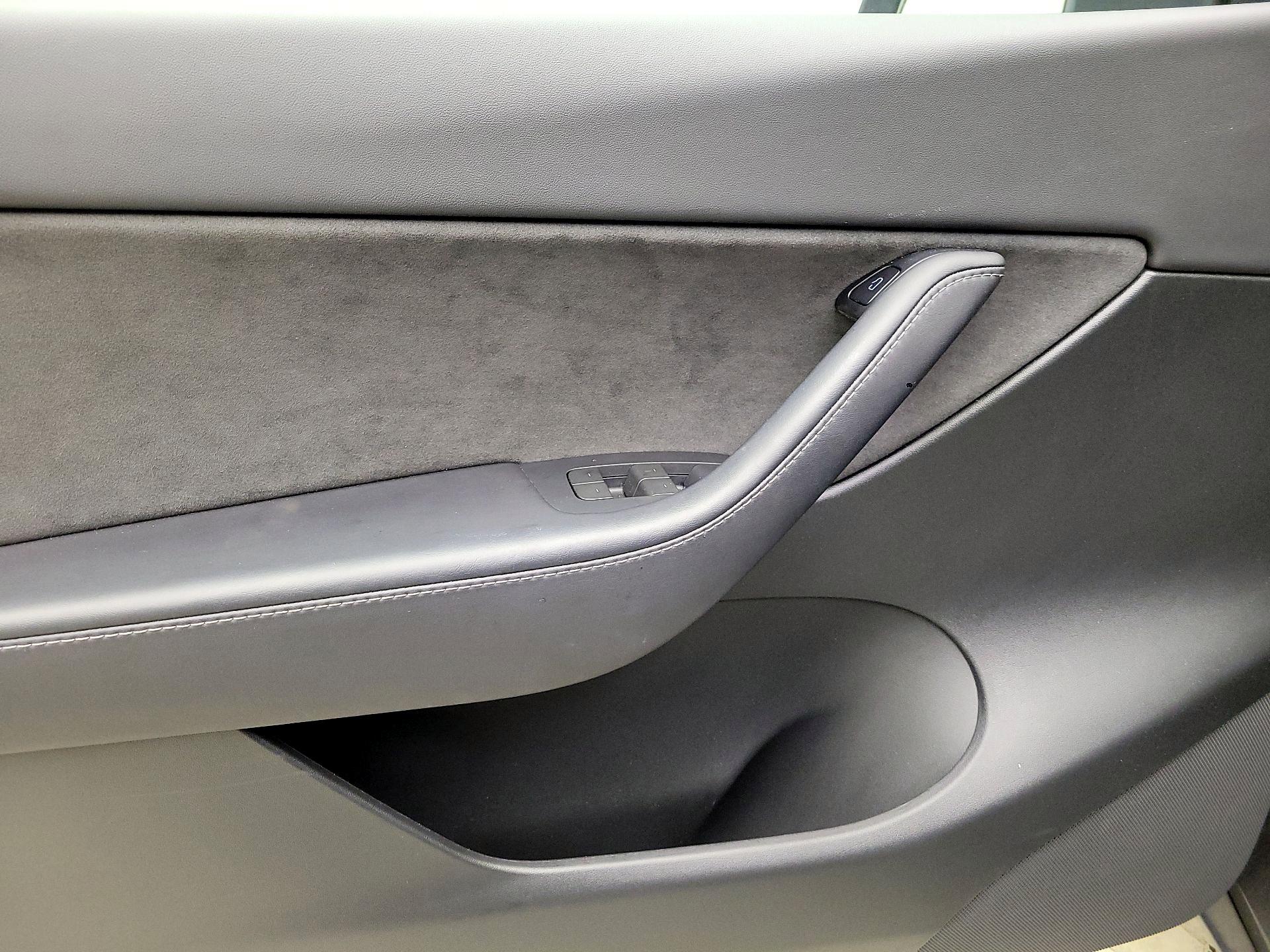 Thumbnail: 2022 Tesla Model Y - 12
