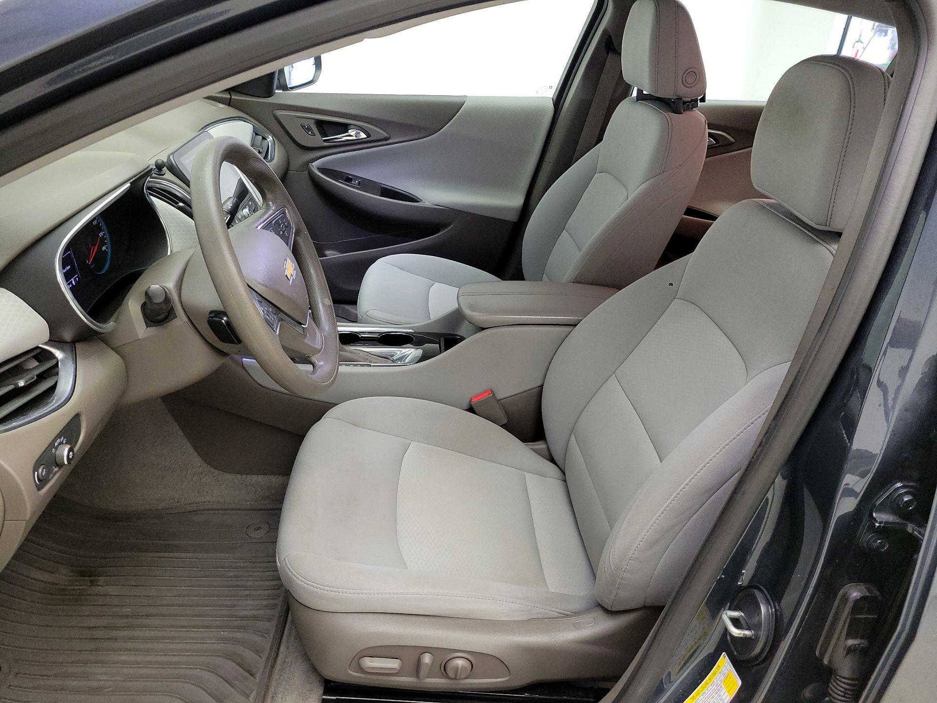 Thumbnail: 2019 Chevrolet Malibu - 11