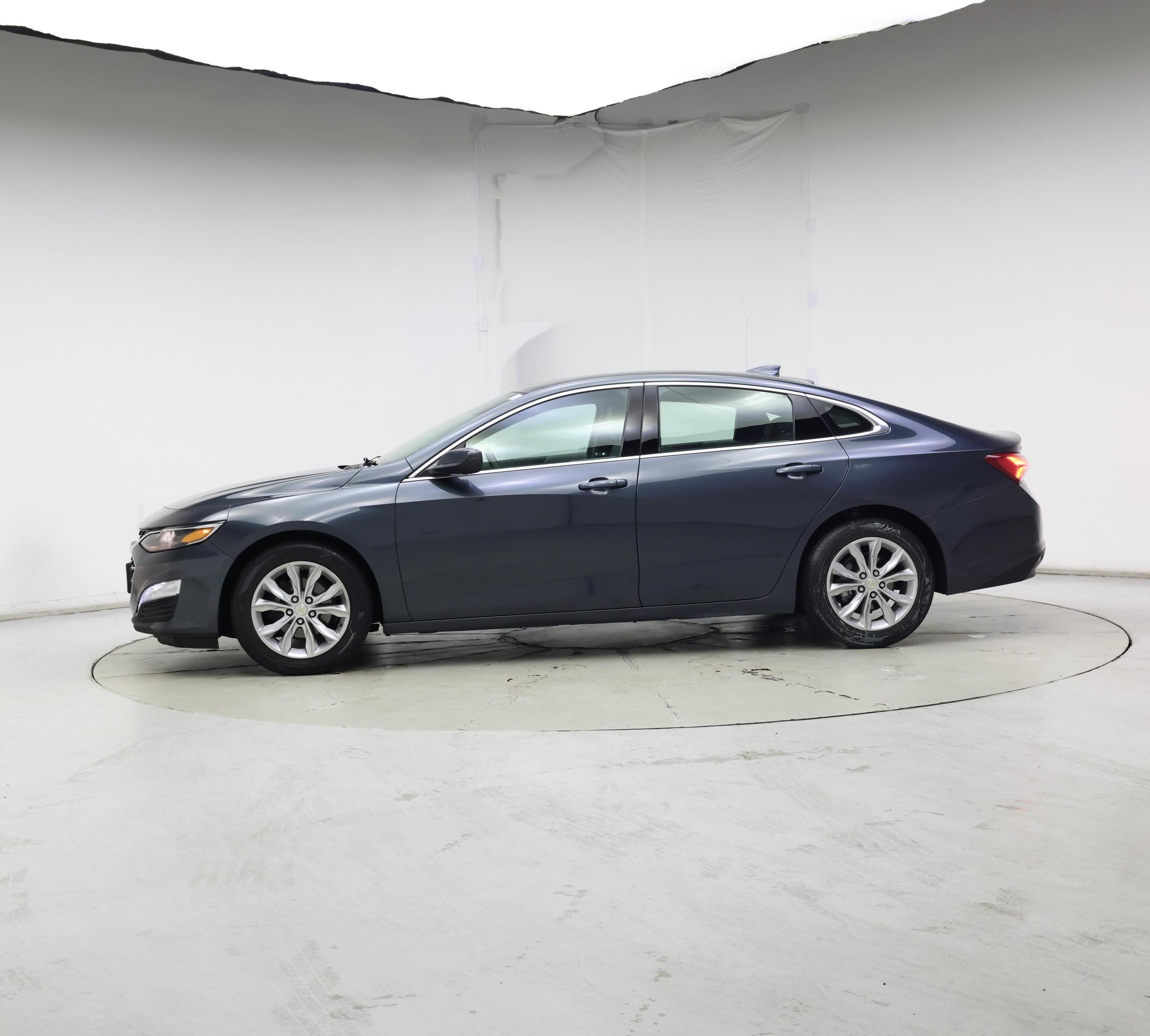 Thumbnail: 2019 Chevrolet Malibu - 3