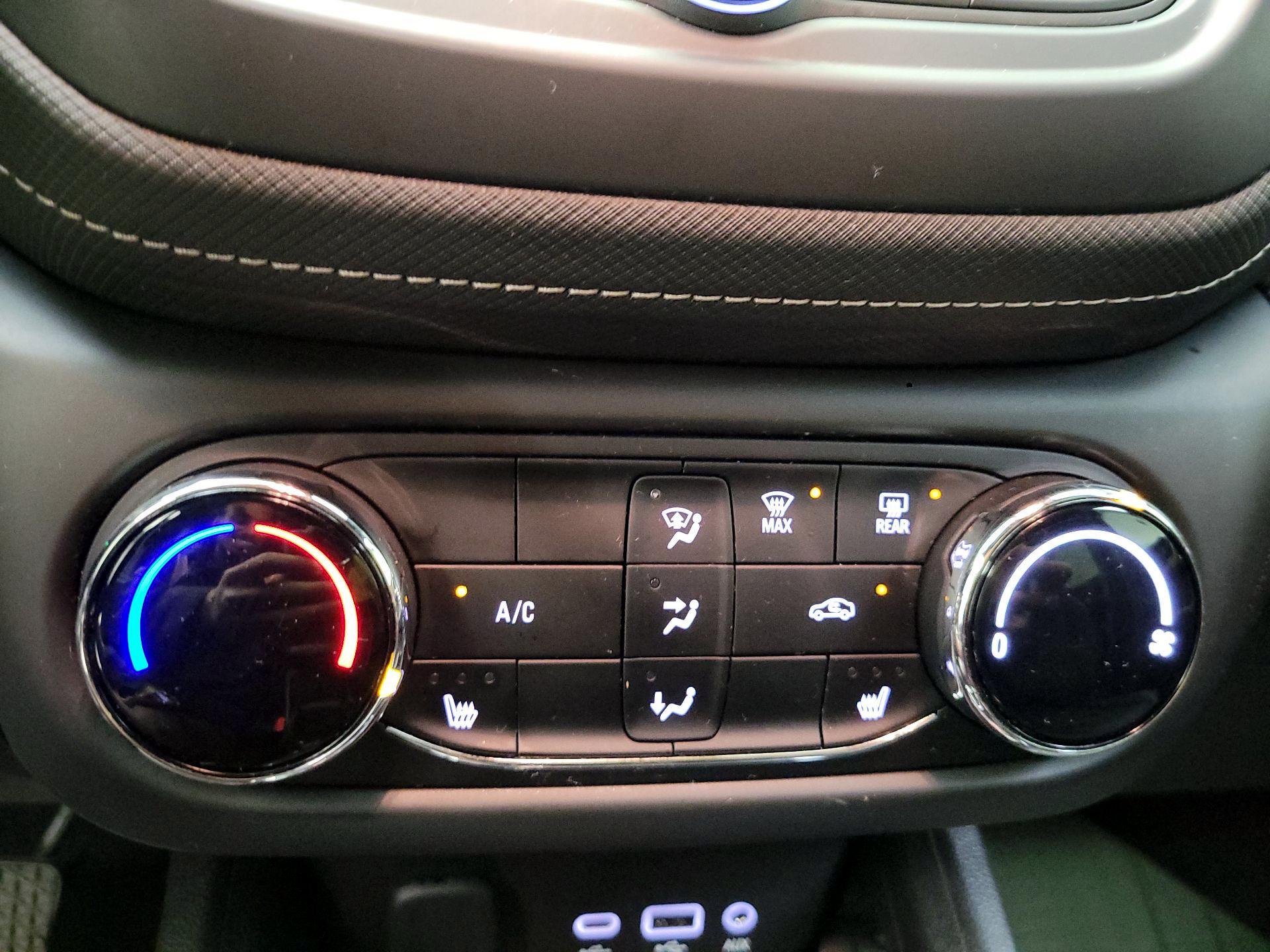 Thumbnail: 2022 Chevrolet TrailBlazer - 16