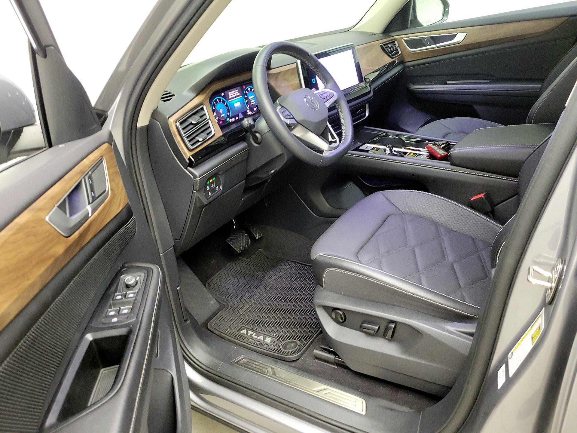 Thumbnail: 2024 Volkswagen Atlas - 11
