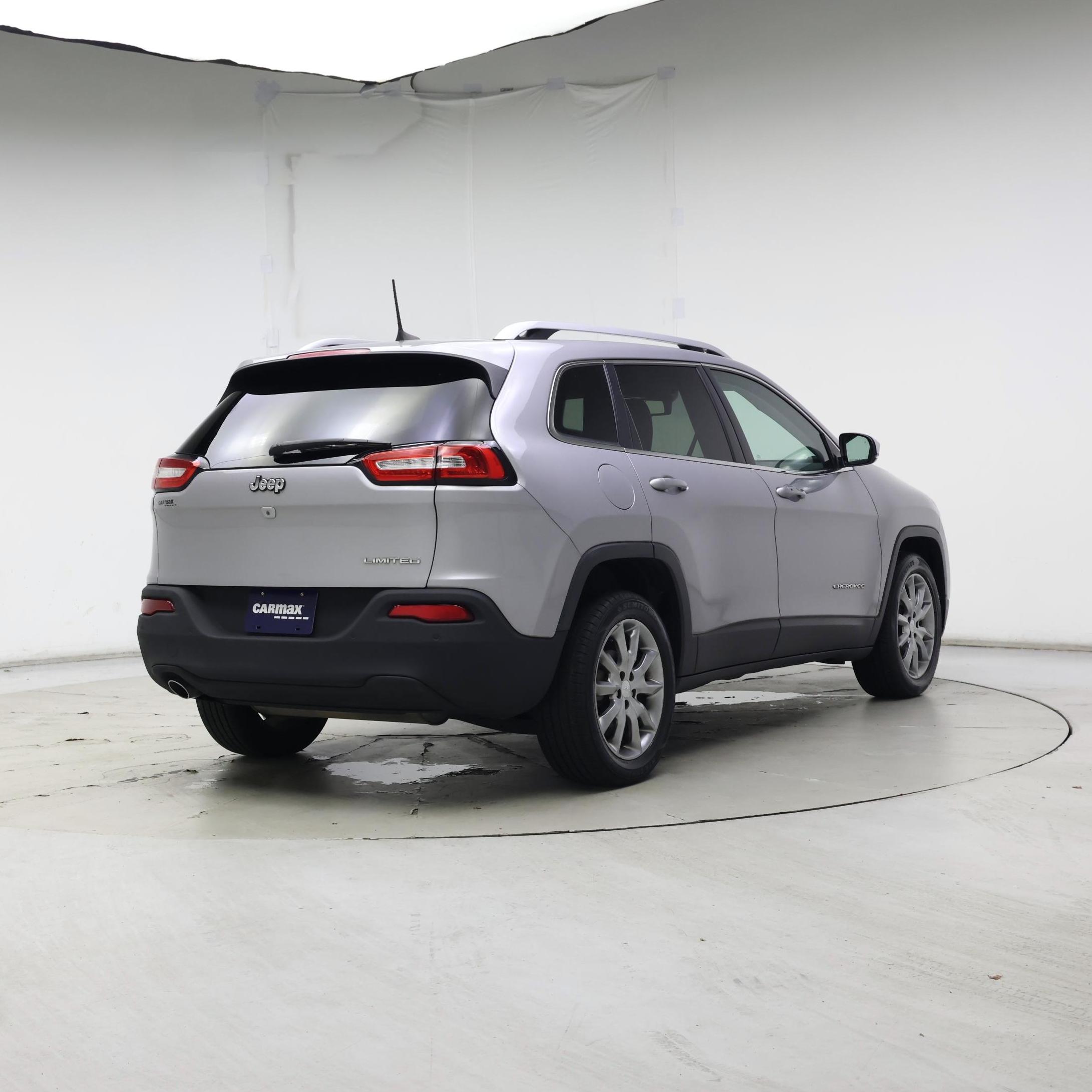 Thumbnail: 2018 Jeep Cherokee - 8