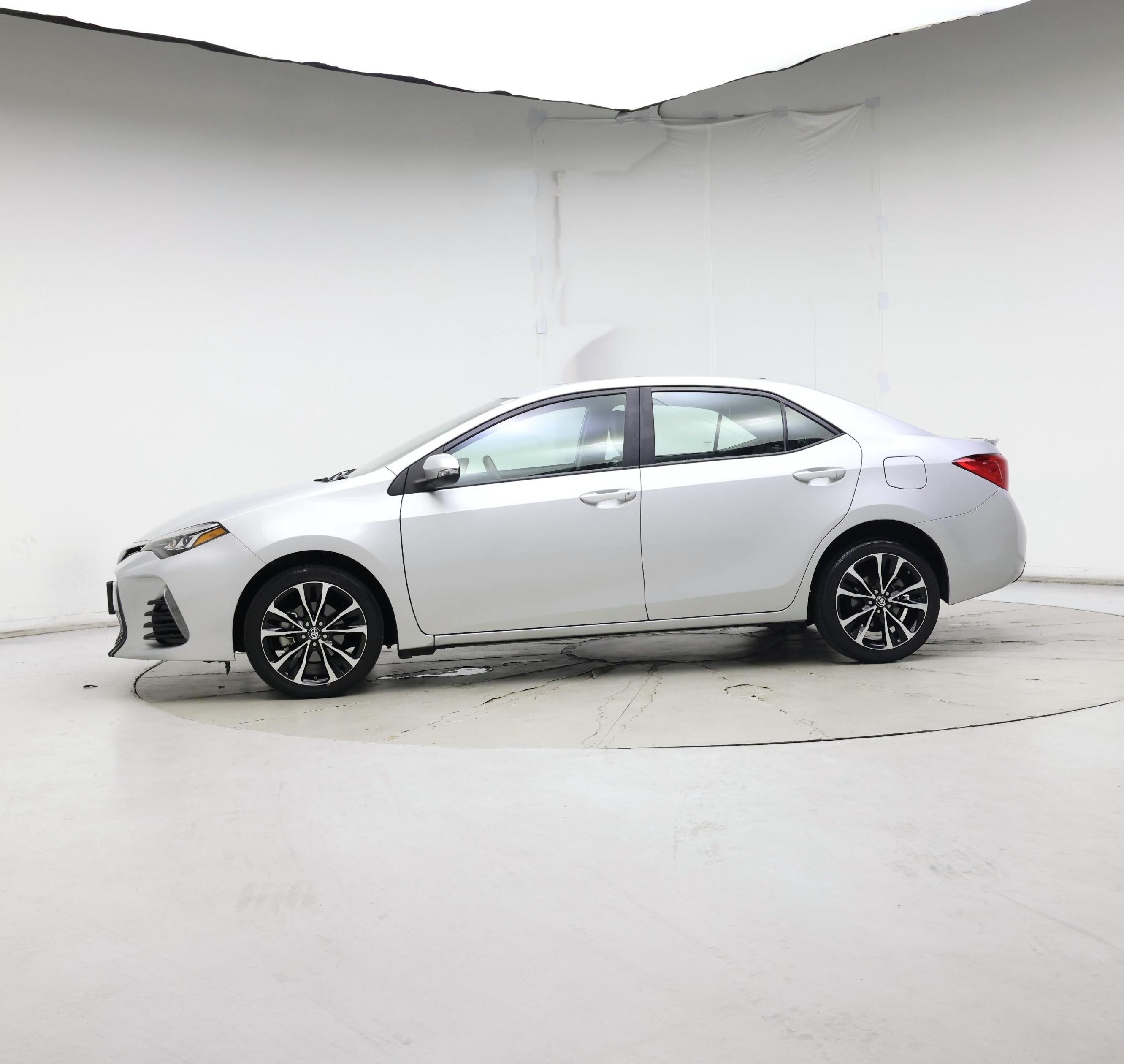 Thumbnail: 2017 Toyota Corolla - 3