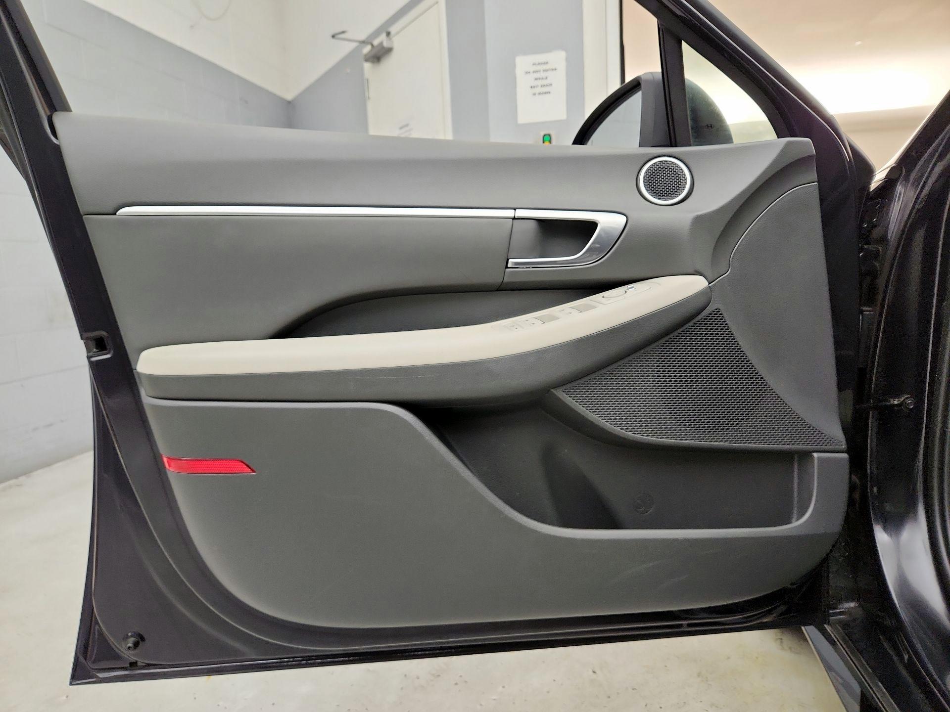 Thumbnail: 2023 Hyundai Sonata - 12