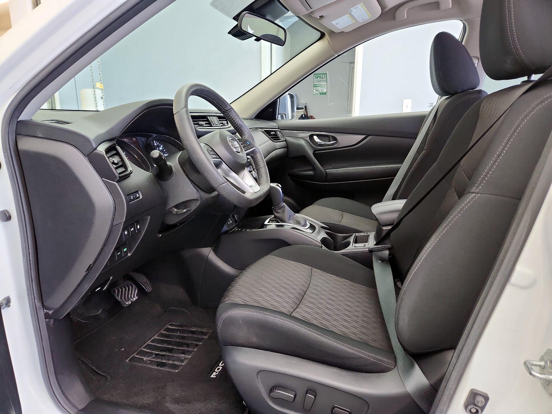 Thumbnail: 2020 Nissan Rogue - 11