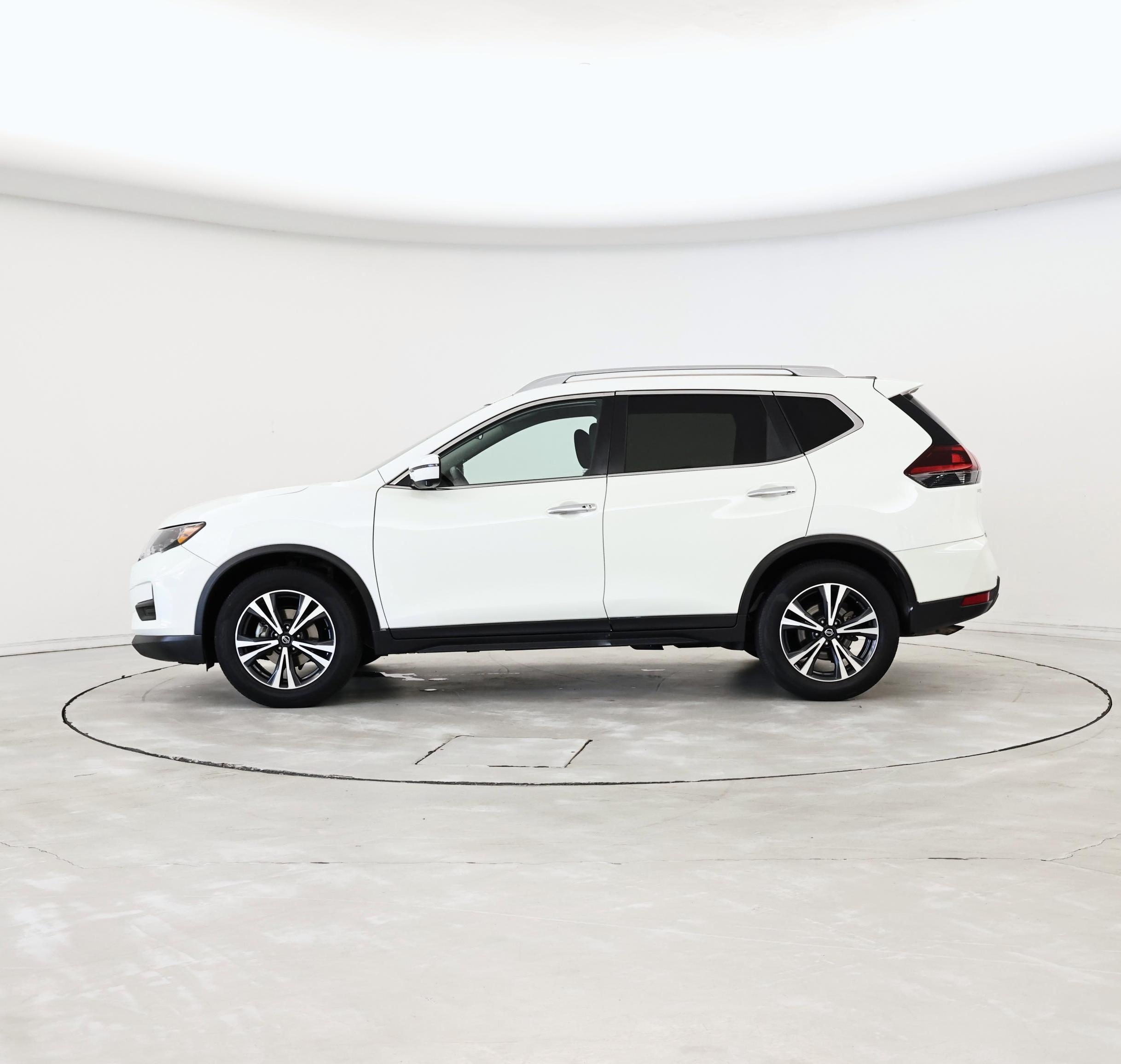 Thumbnail: 2020 Nissan Rogue - 3