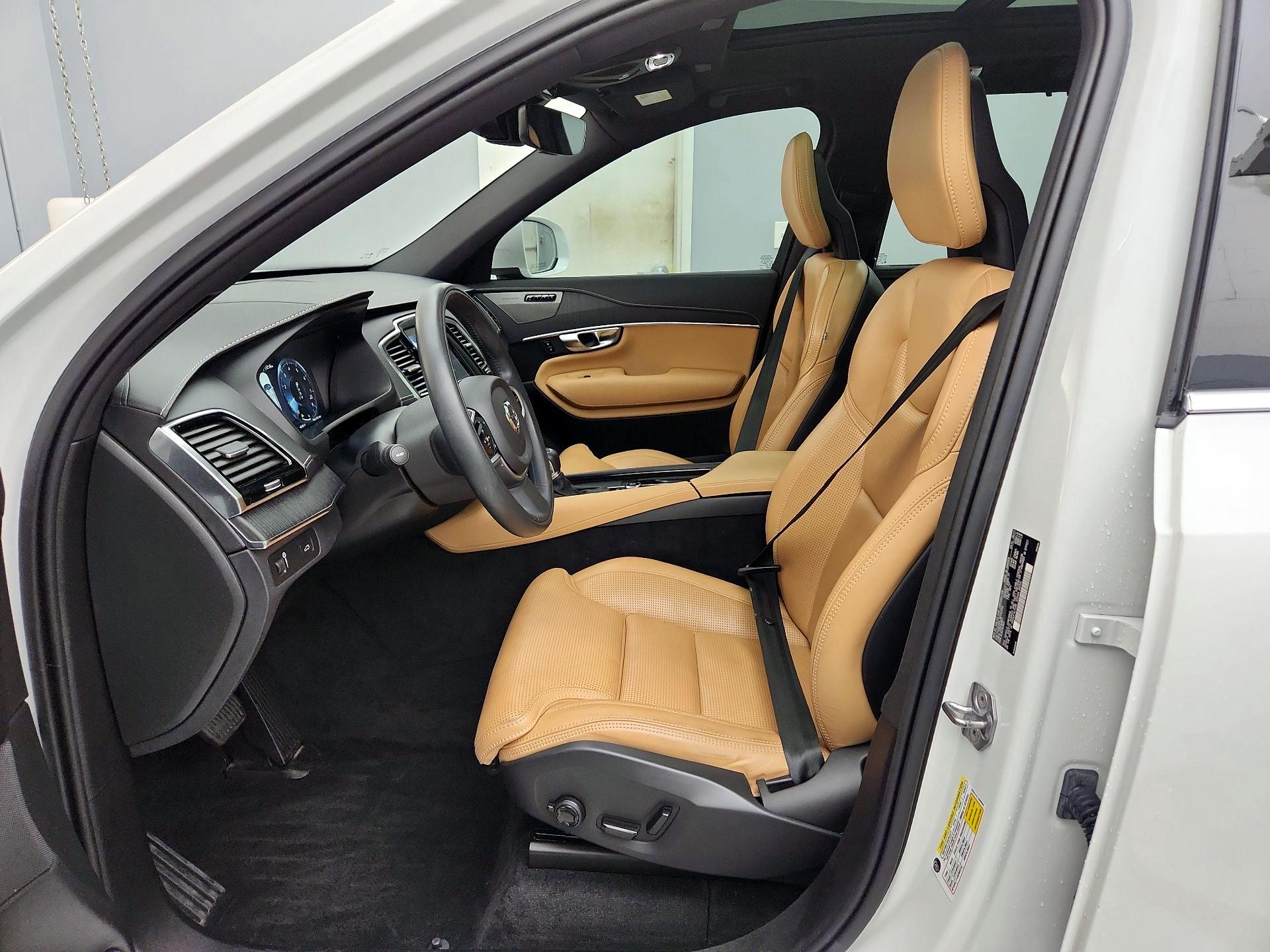 Thumbnail: 2022 Volvo XC90 - 11
