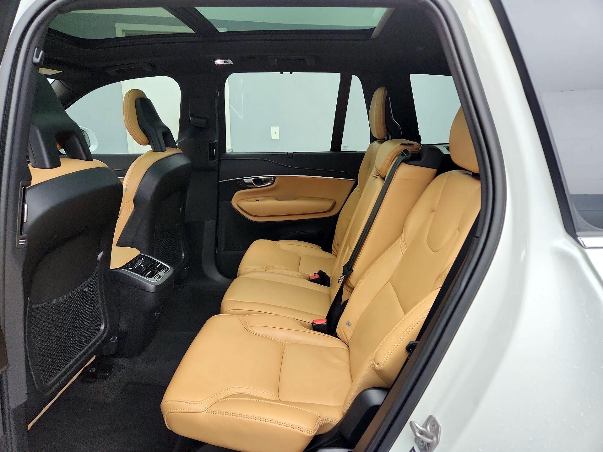 Thumbnail: 2022 Volvo XC90 - 20