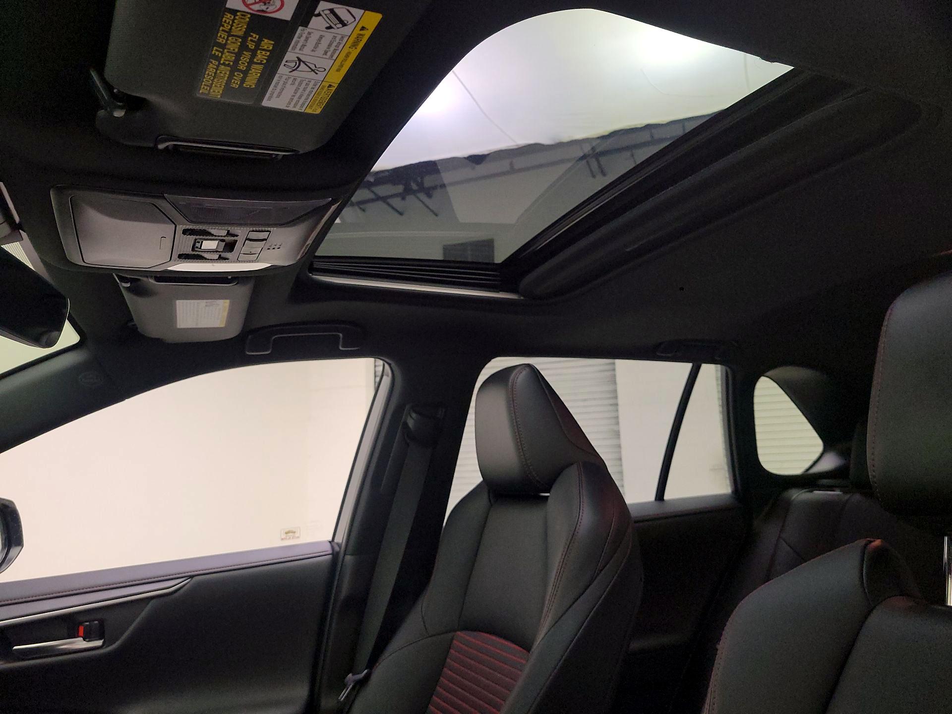 Thumbnail: 2021 Toyota RAV4 - 20