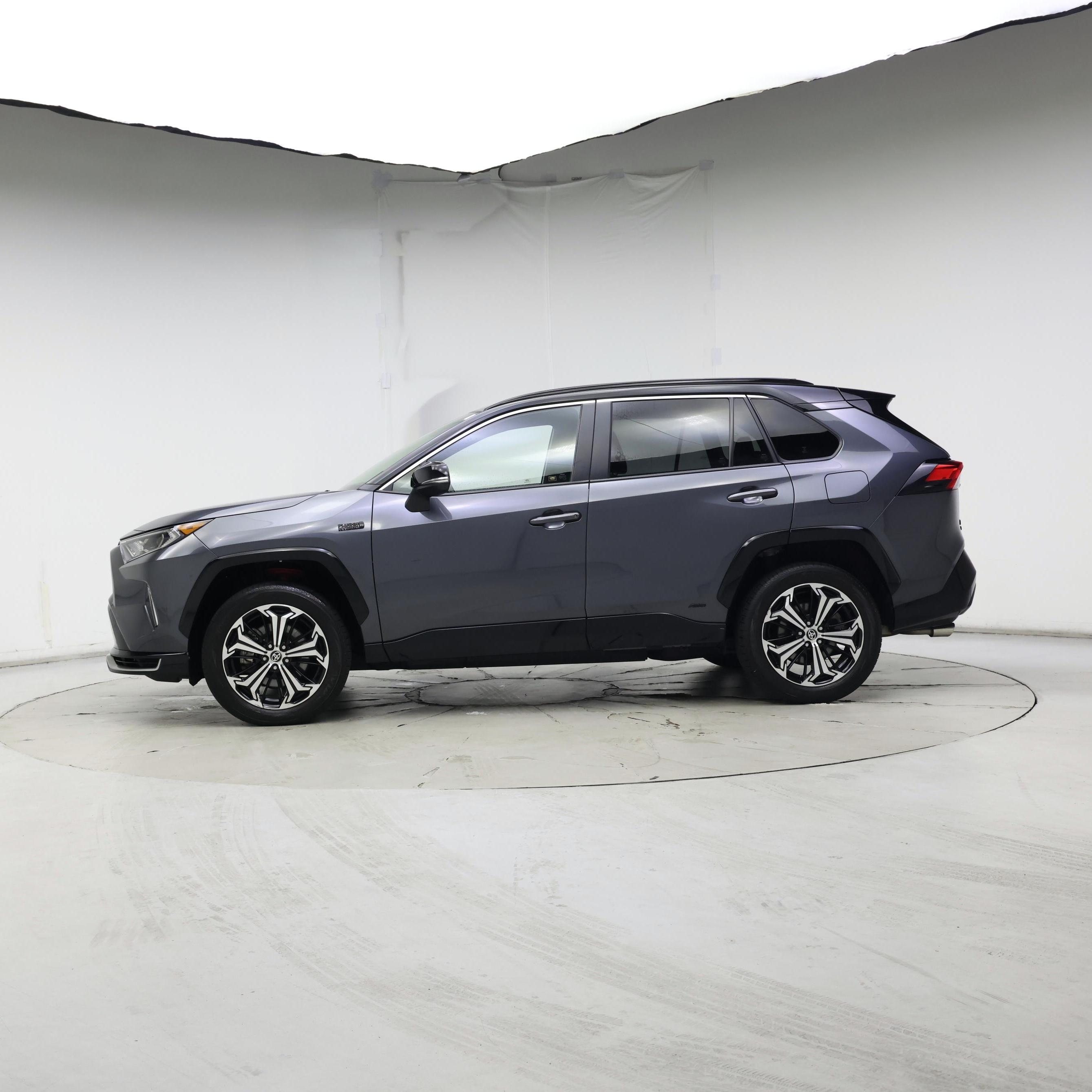 Thumbnail: 2021 Toyota RAV4 - 3