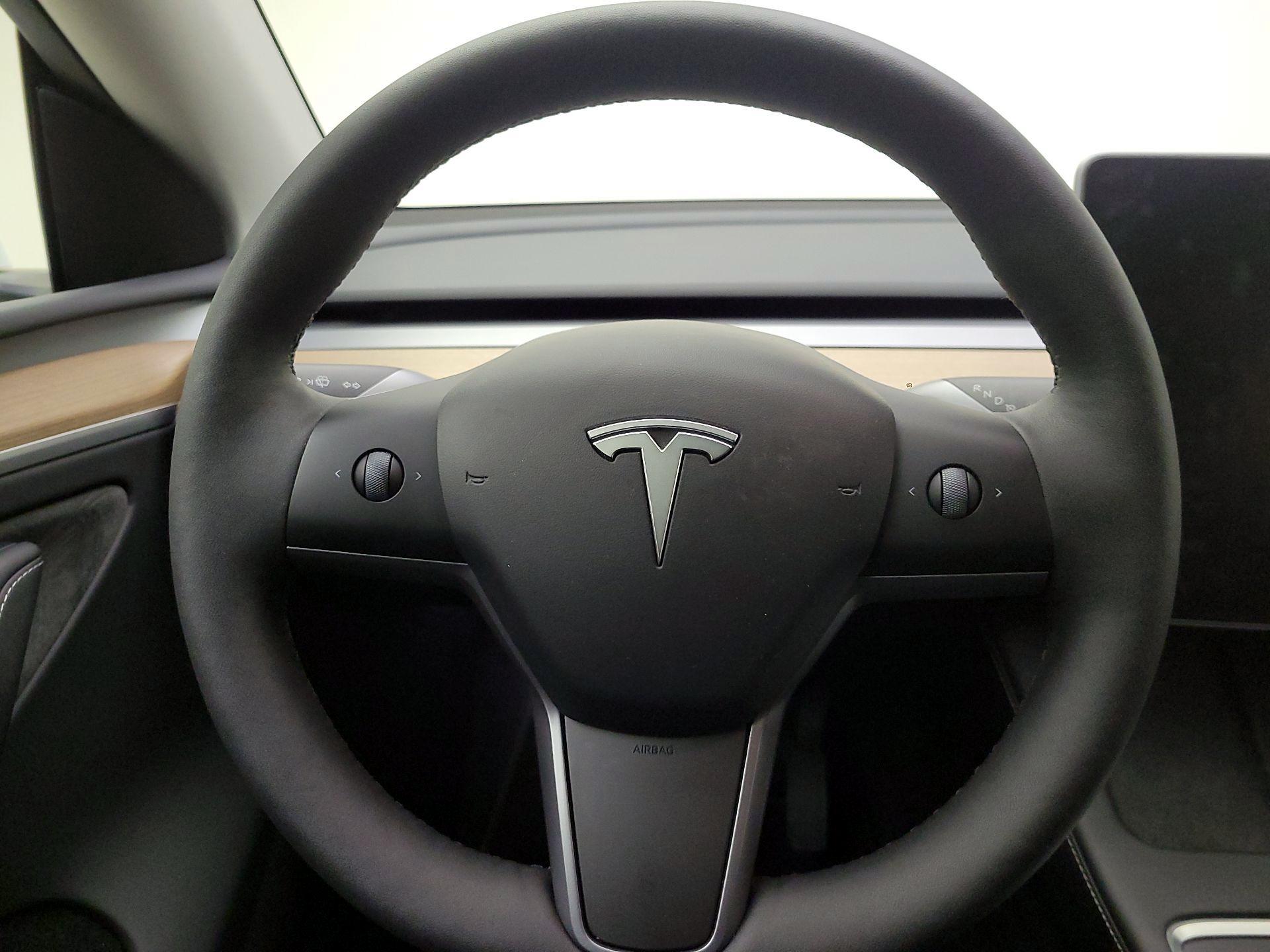 Thumbnail: 2023 Tesla Model Y - 10