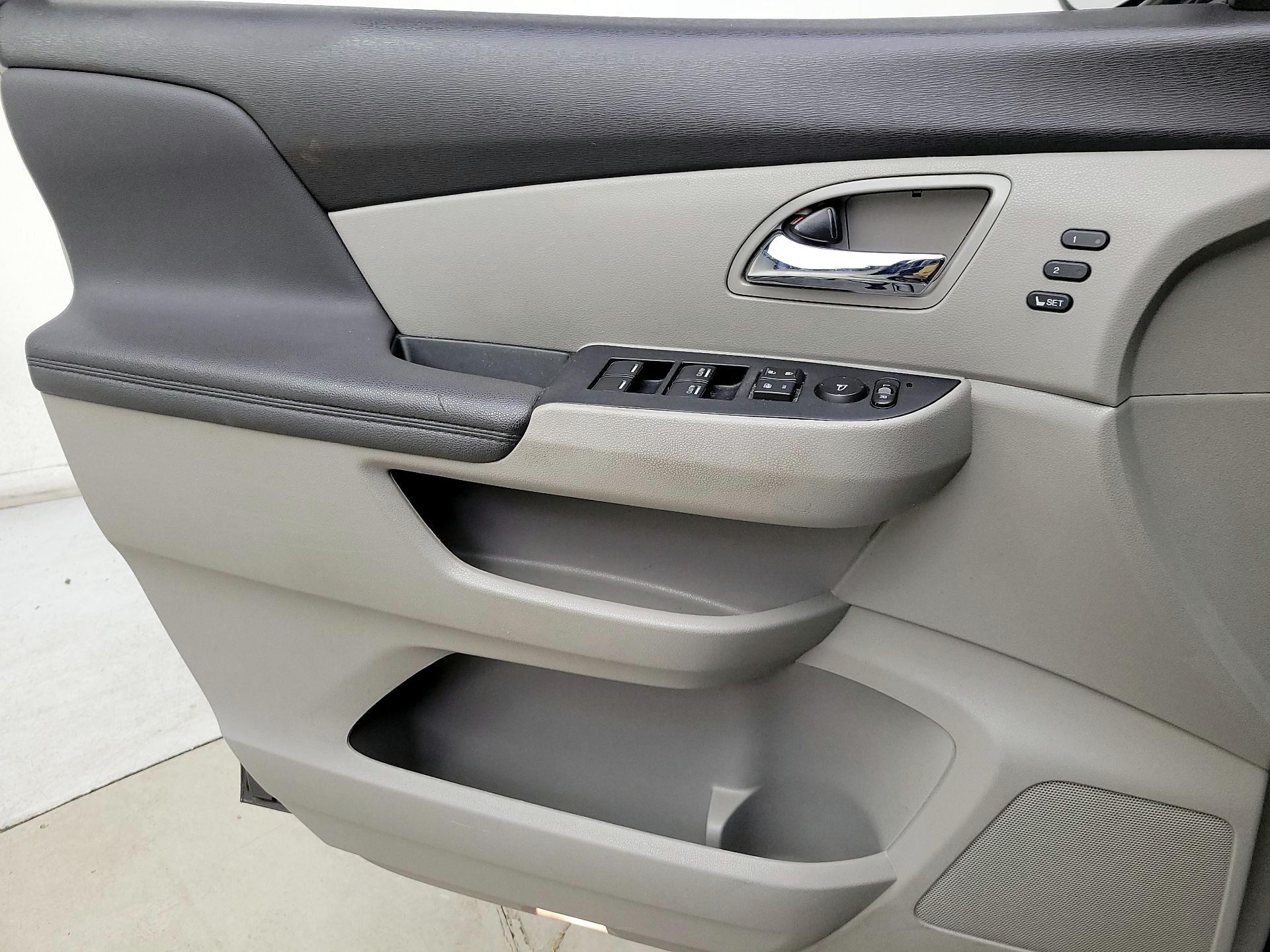 Thumbnail: 2015 Honda Odyssey - 12